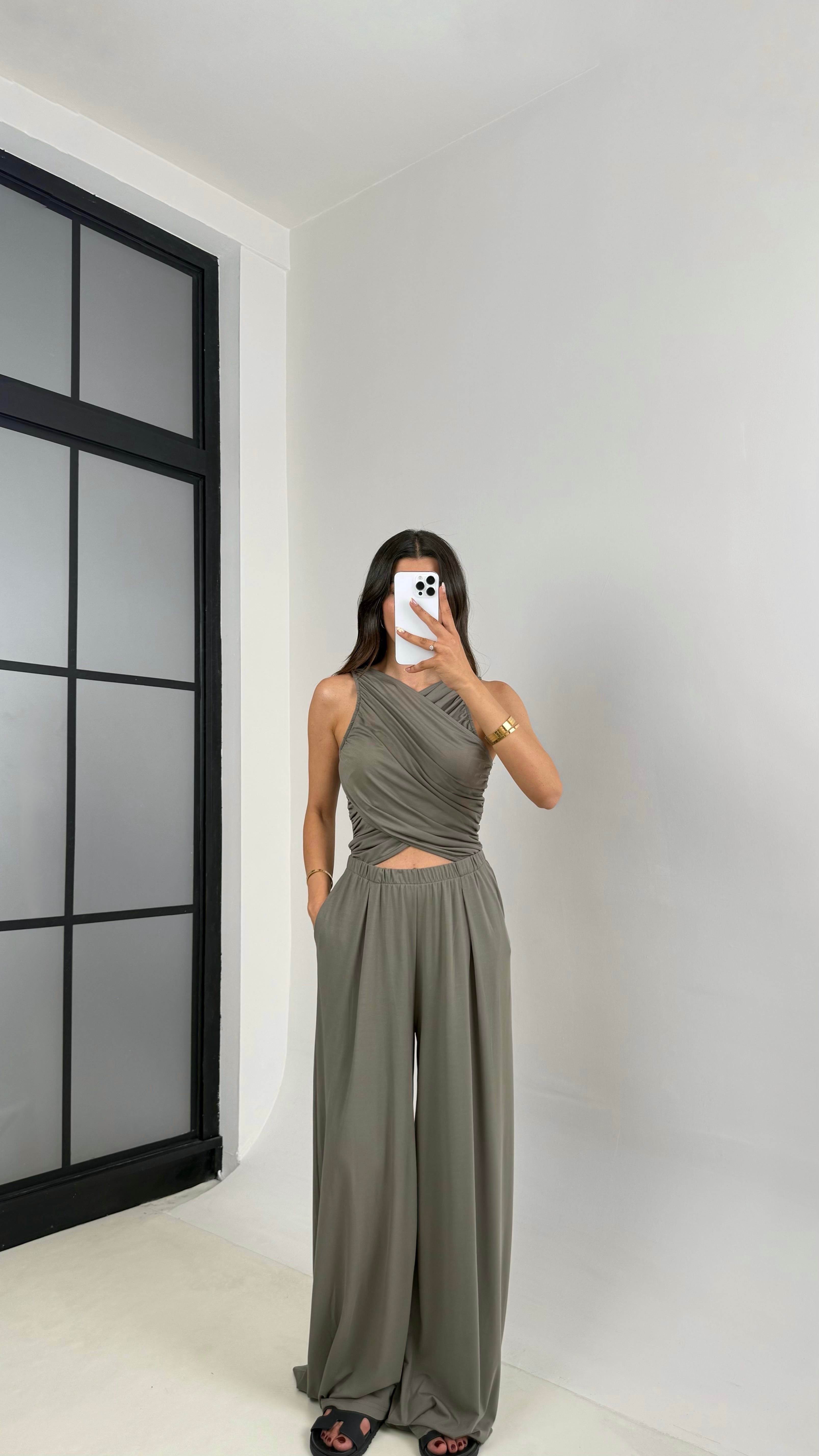 Haki Oys Muadil Dekolteli Beli Lastikli Cepli Modal Kumaş Tulum Gaus00648Gaus الأوفرول GU1002507