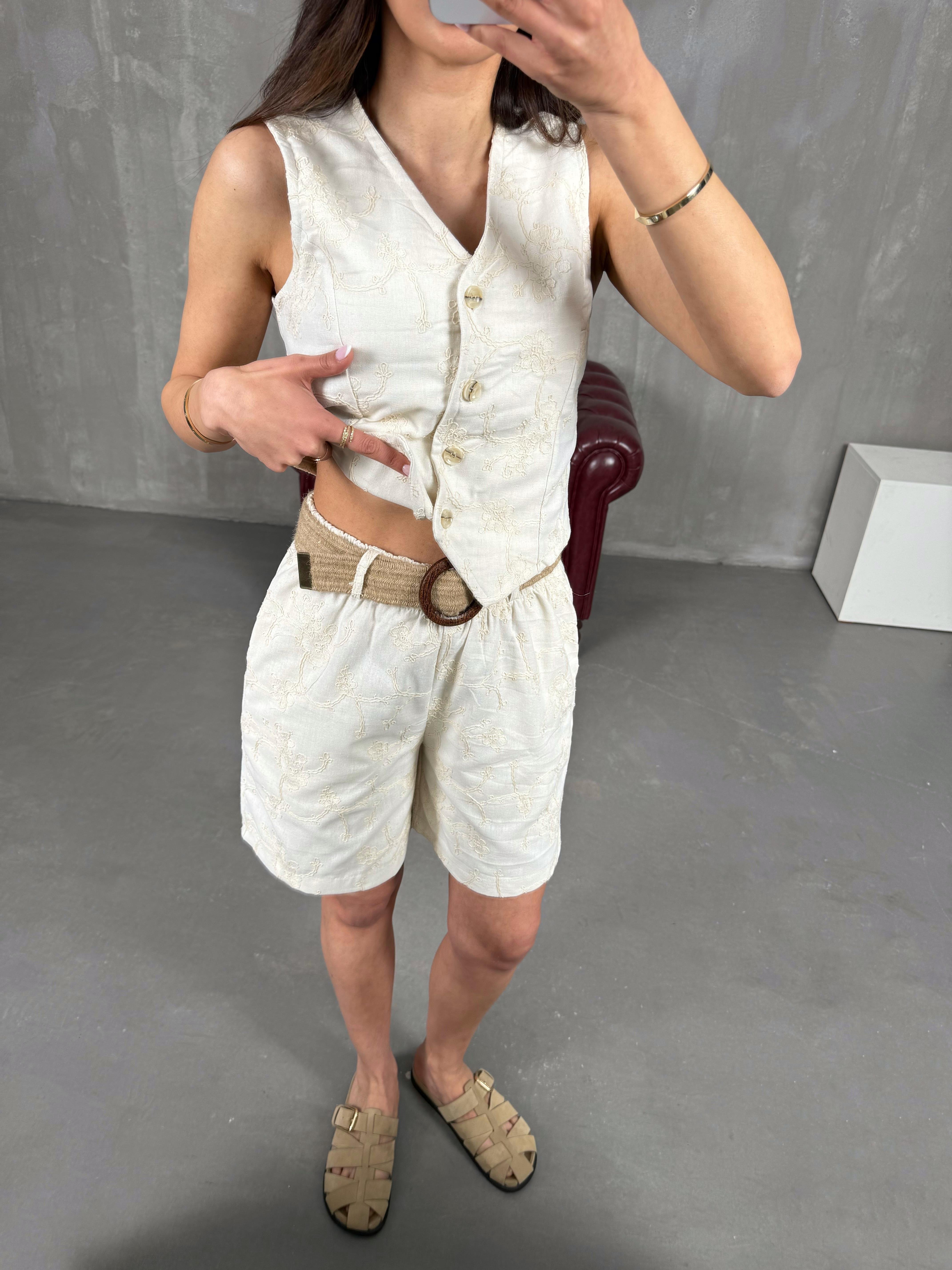 Taş İşlemeli Hasır Kemerli Keten Şortlu Takım Gaus00254GausTAKIMGU1001591