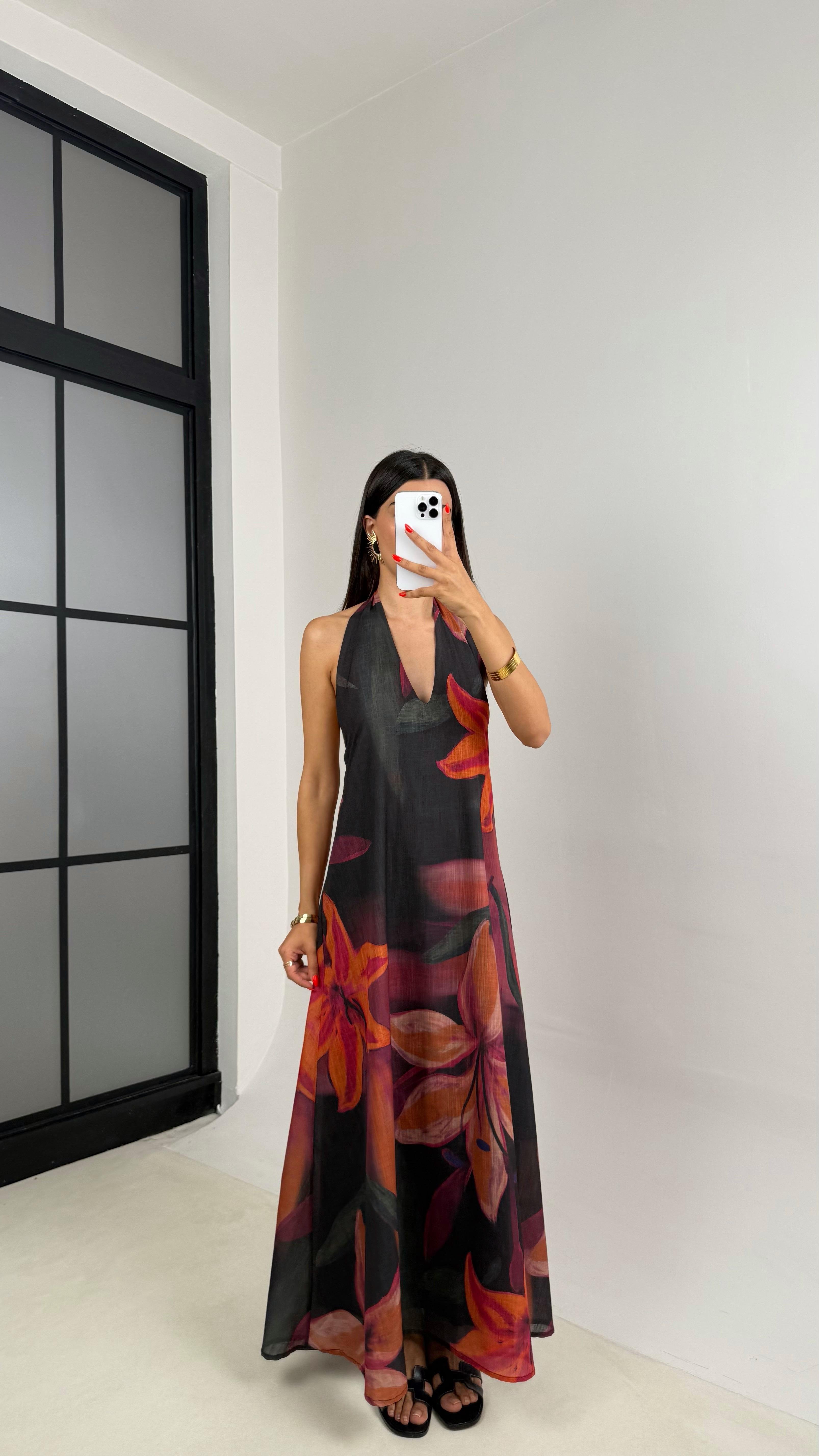 Siyah Turuncu Çiçek Desenli Boyundan Bağlamalı Astarlı Tasarım Keten Elbise GAUS-0020GAUSELBİSEGAUS-0020