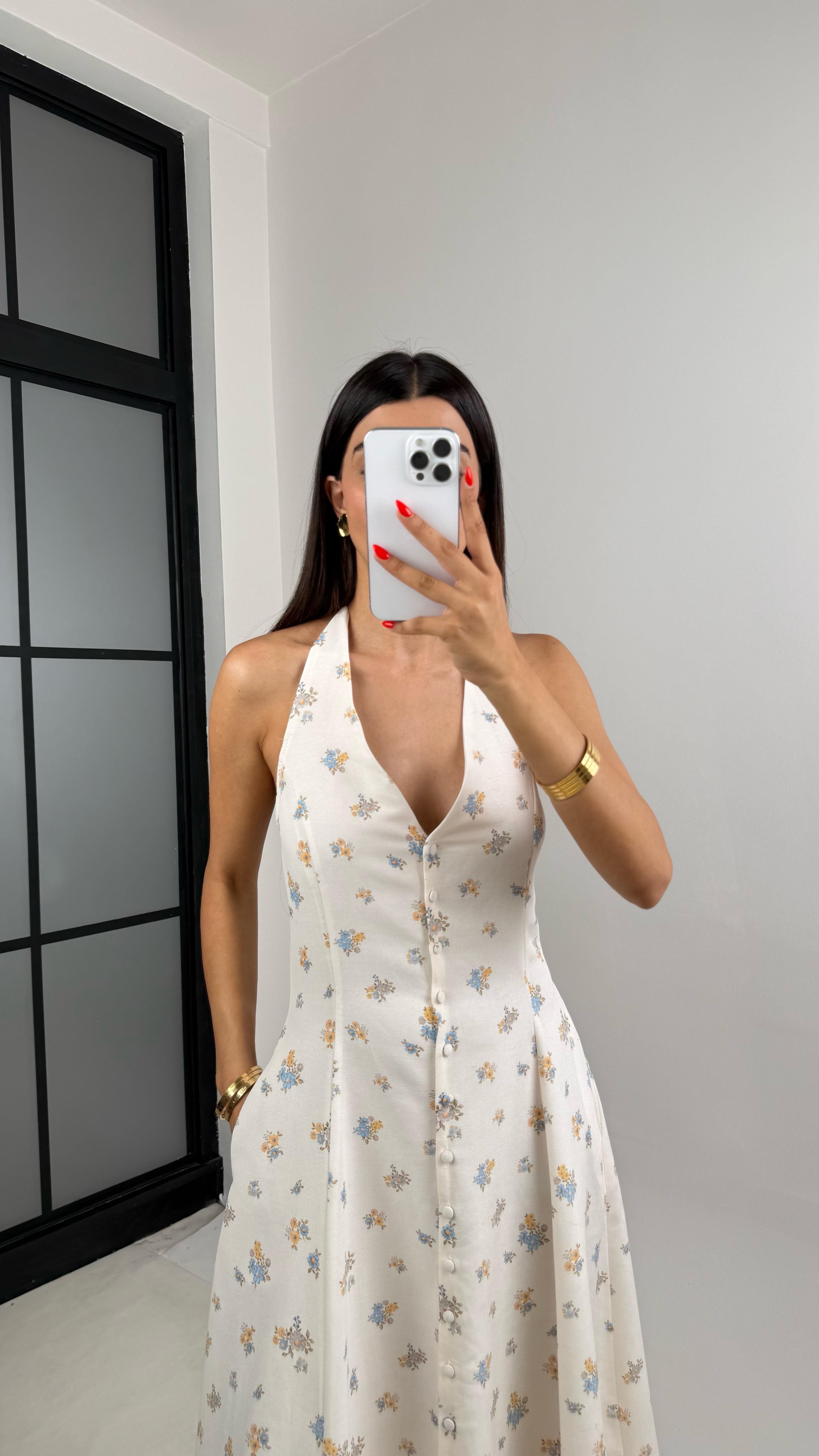 Beyaz Çiçek Desenli Boyundan Bağlamalı Önü Düğmeli Astarlı Keten Elbise GAUS-0019GAUSELBİSEGAUS-0019