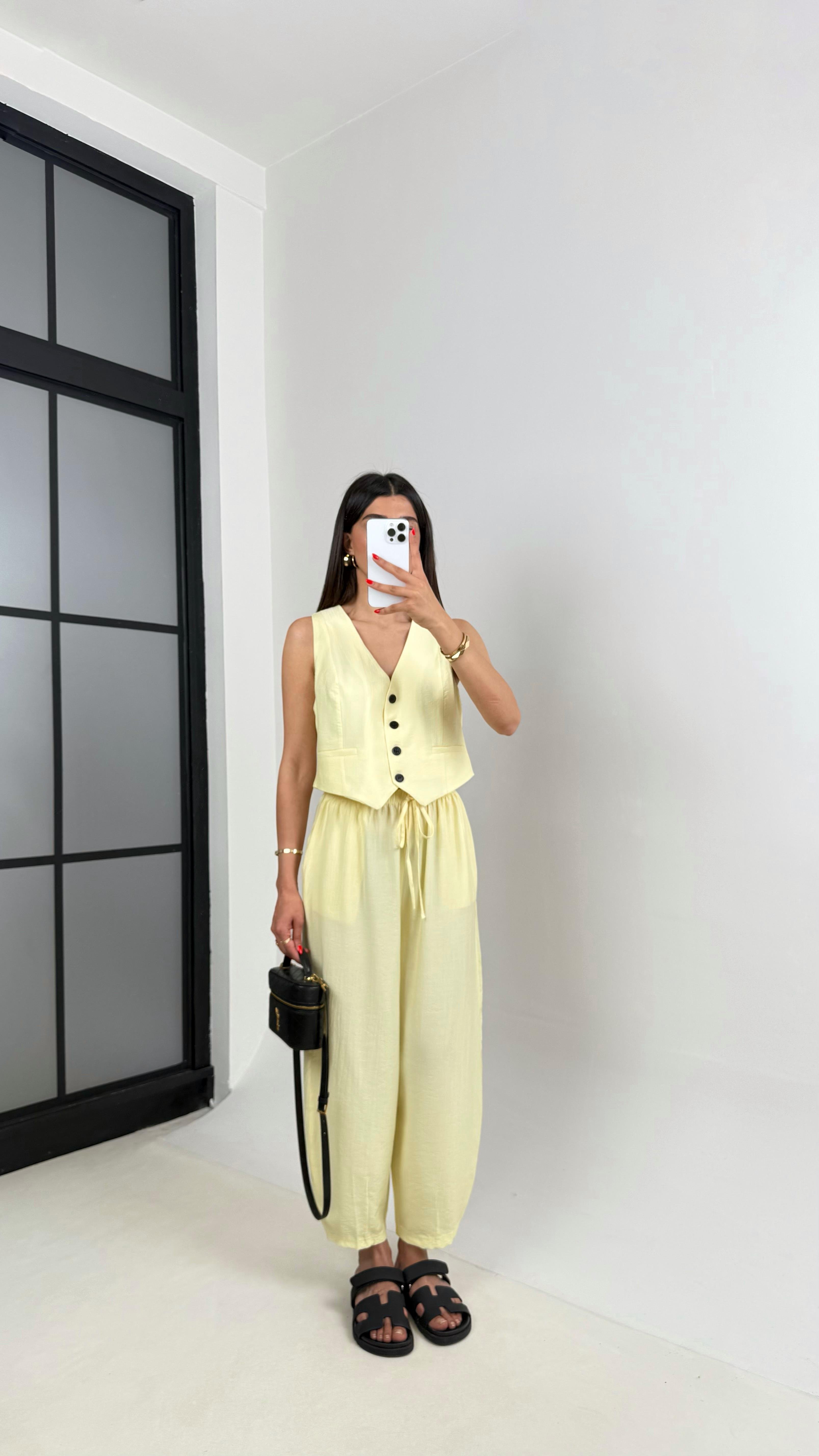 Sarı Astarlı Yelek Balon Pantolon Çilek Kumaş Takım Gaus00501GausTAKIMGU1002175