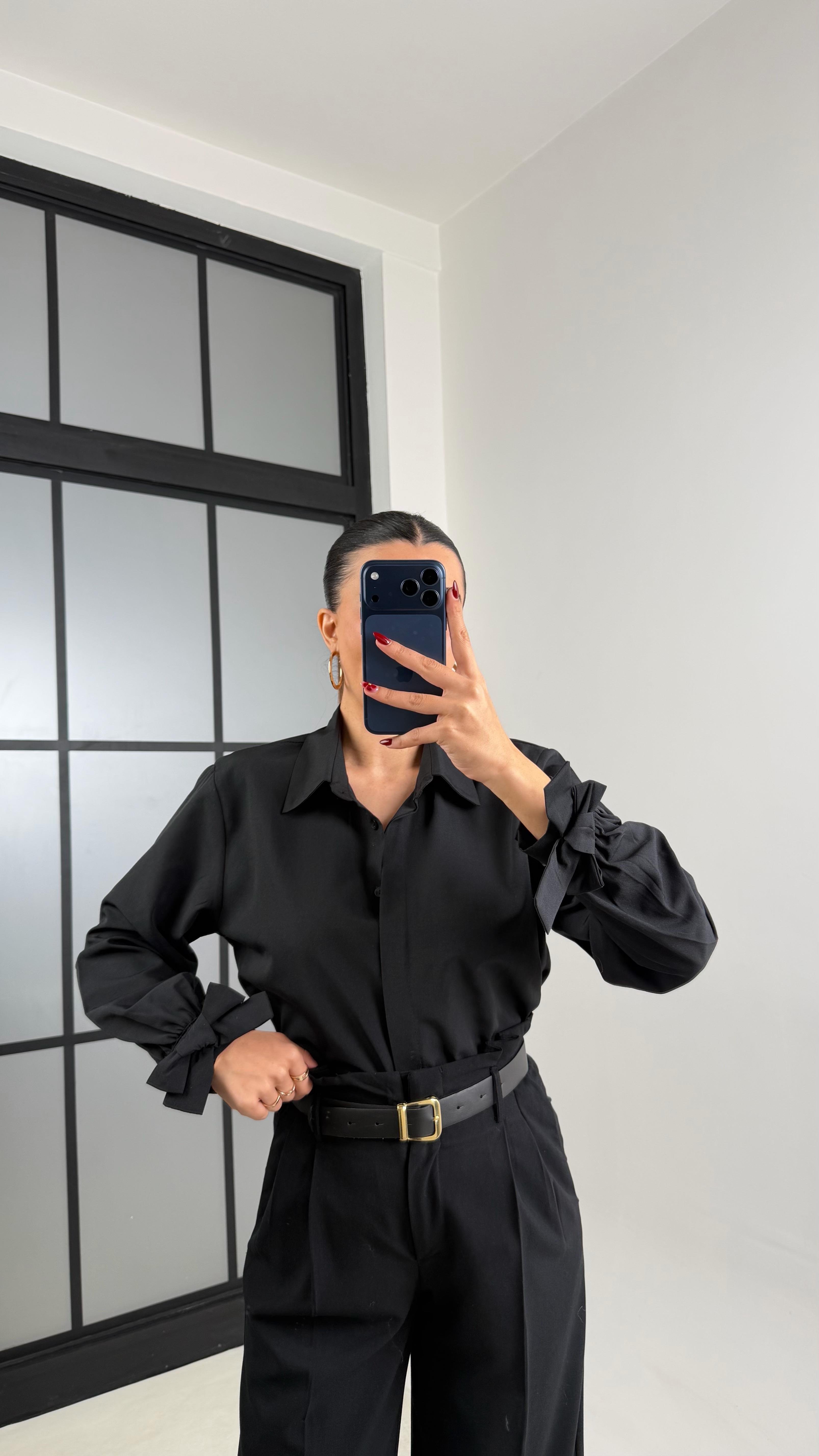 Siyah Kol Kurdele Detaylı Gömlek GAUS-00680GAUS القمصان GAUS-00680