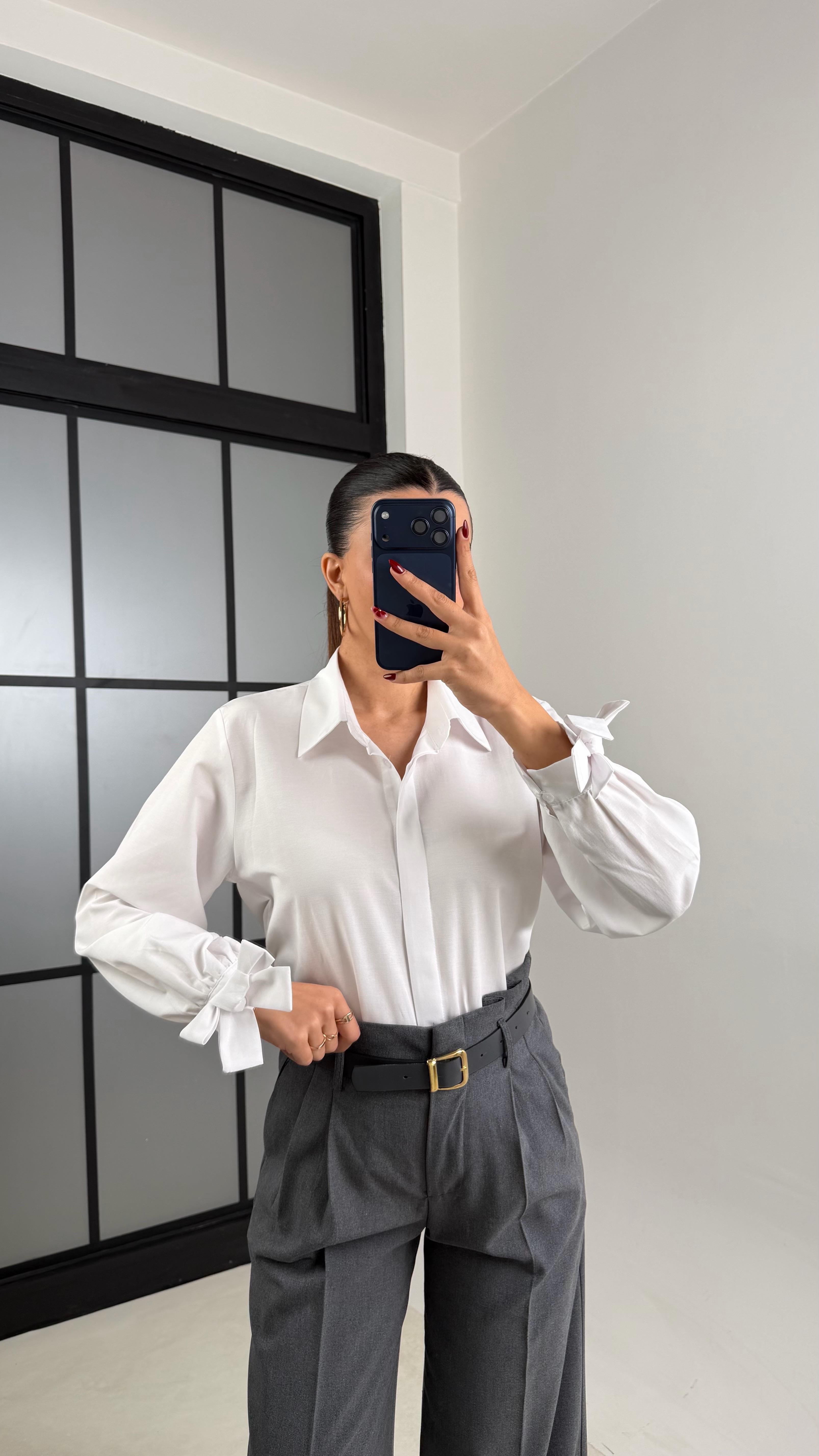 Beyaz Kol Kurdele Detaylı Gömlek GAUS-00680GAUS القمصان GAUS-00680