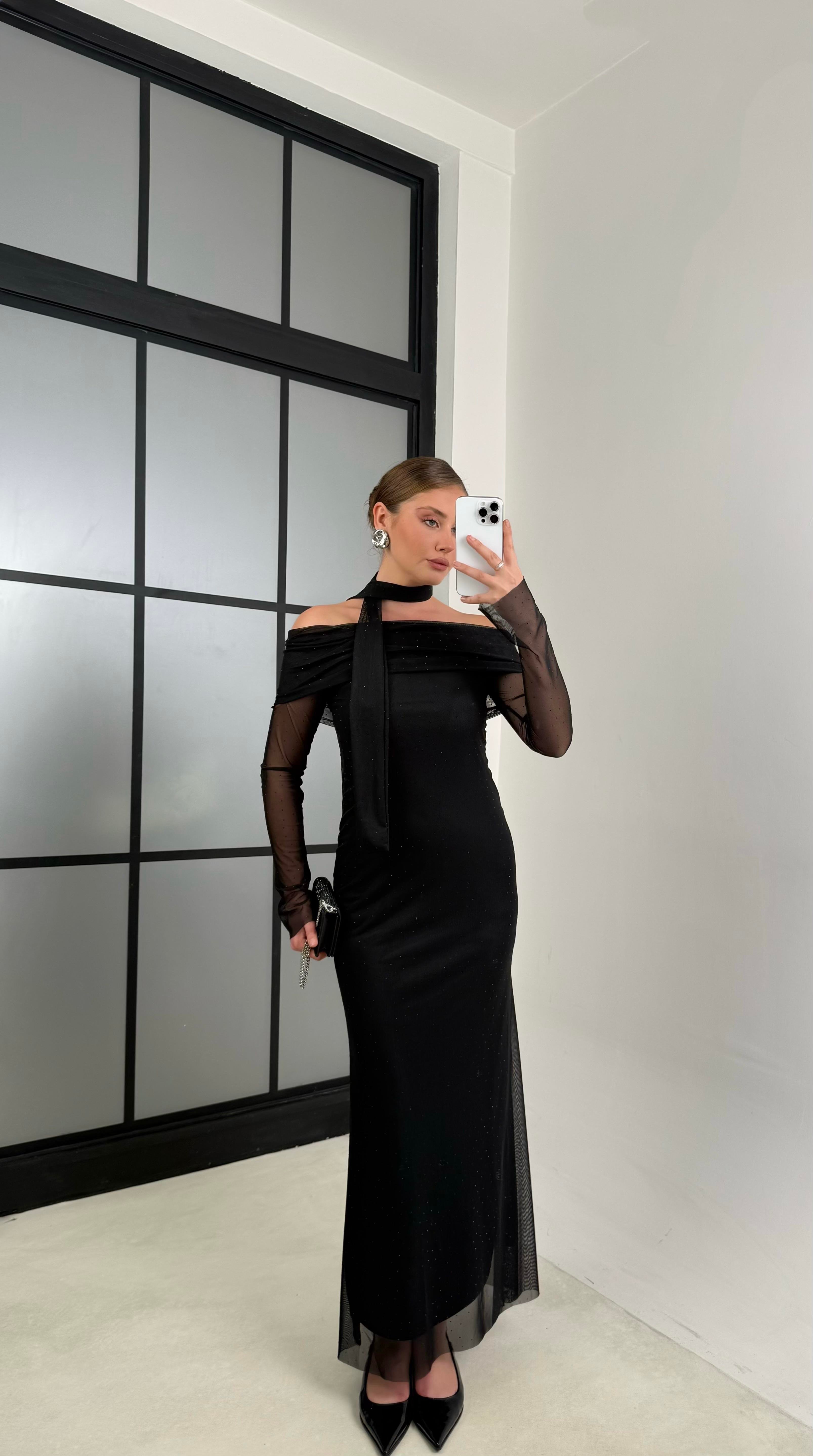 Siyah Madonna Yaka Taşlı Fularlı Tasarım Elbise GAUS-00716GAUSELBİSEGAUS-00716