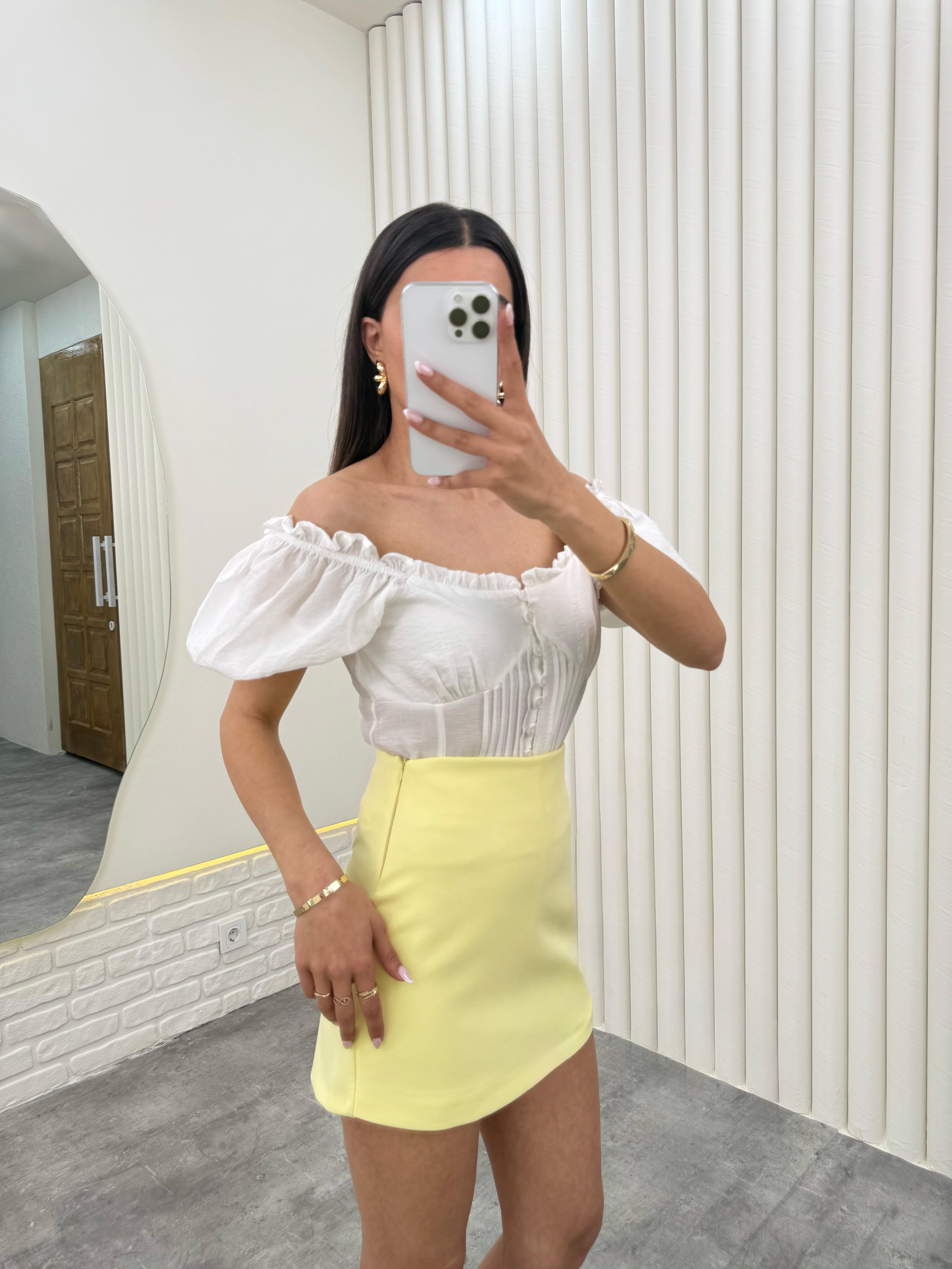 Sarı Arka Cep Detaylı Etekli Şort Gaus00277GausETEKGU1001644