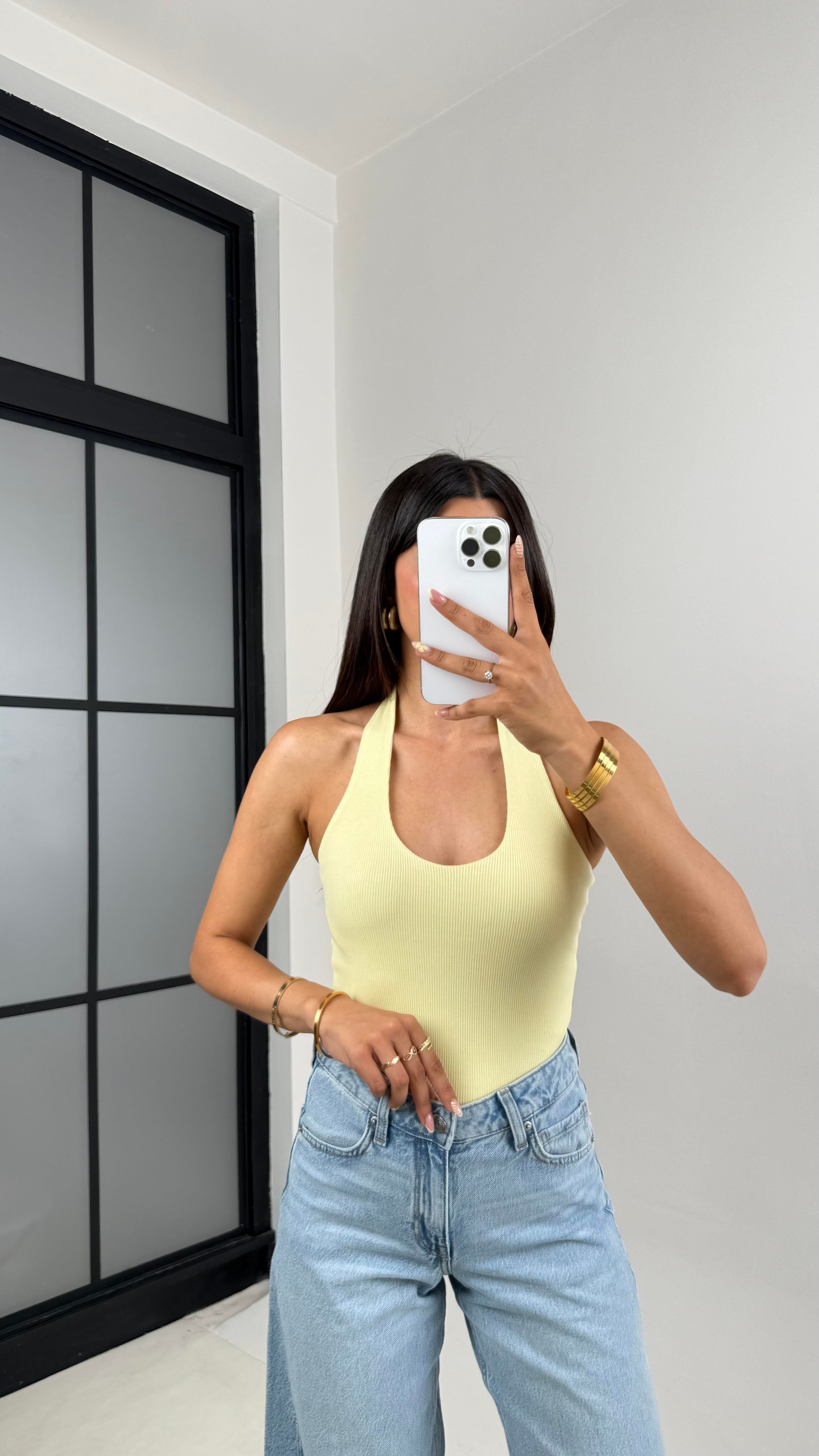 Sarı Boyundan Askılı Triko Crop Gaus00592Gausالكروب توب GU1002530