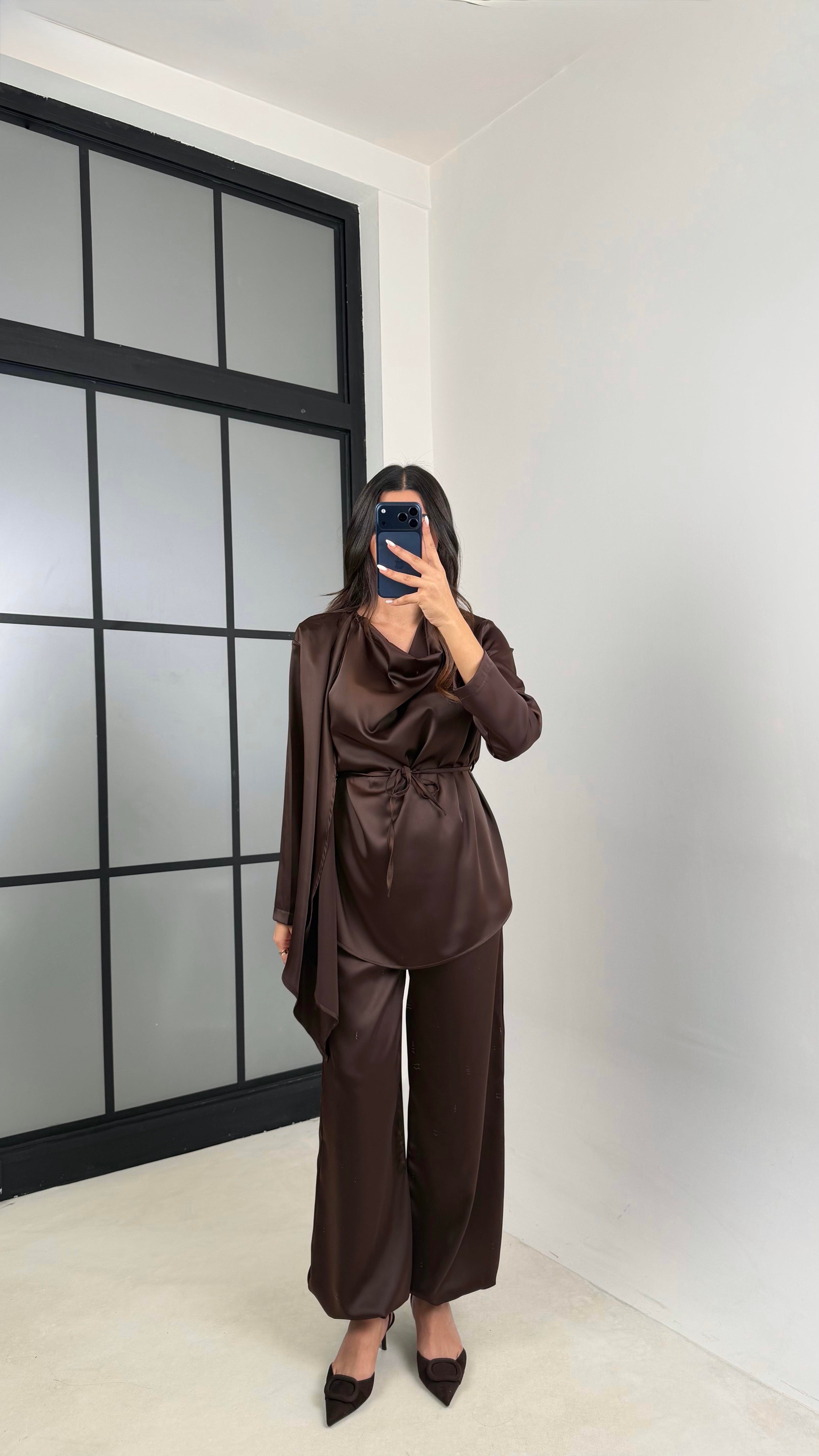 Kahve Şal Detaylı Bluz Beli Lastikli Şalvar İkili Saten Takım GAUS-00606GAUSTAKIMGAUS-00606