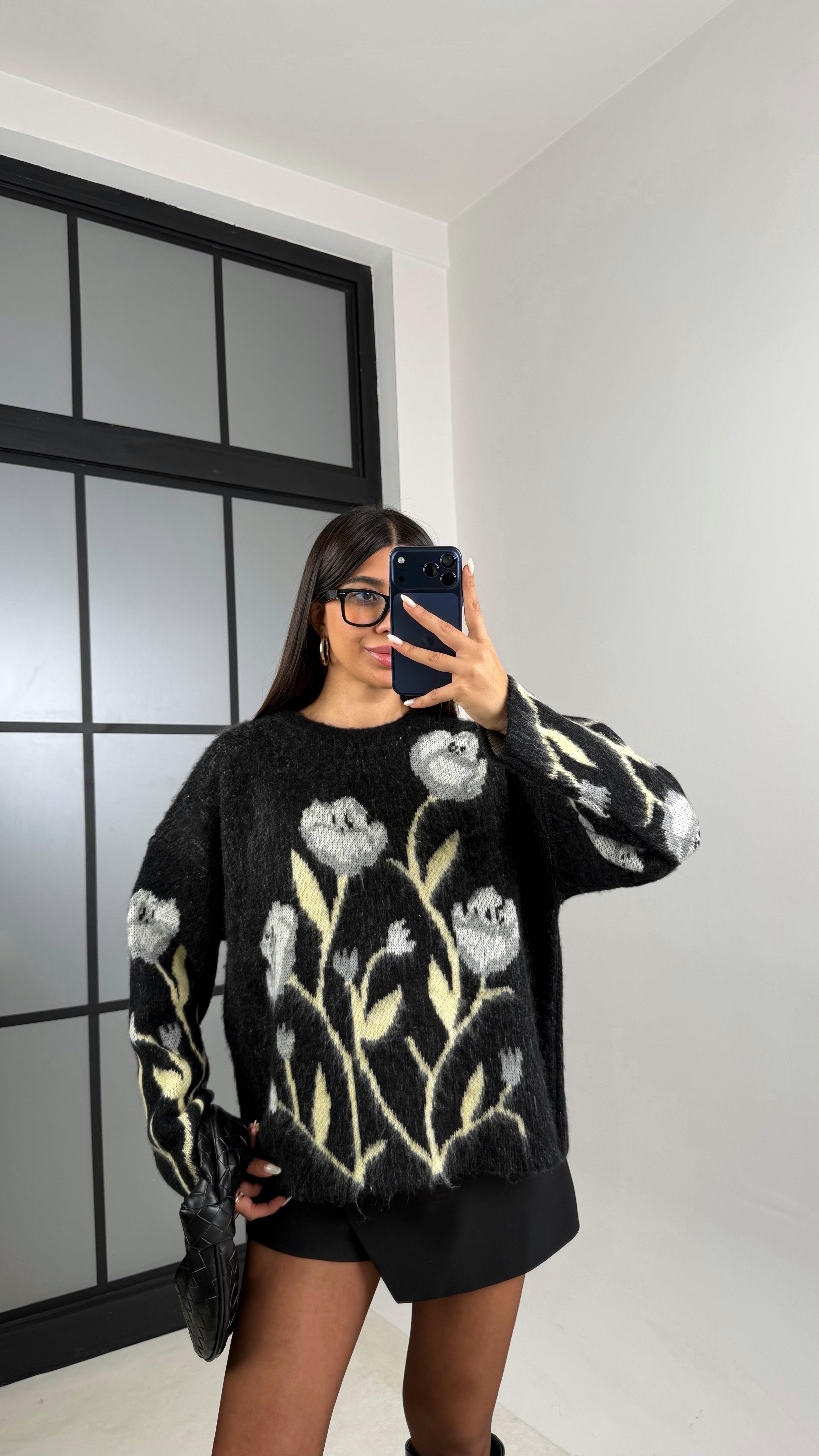 Siyah ZR Model Çiçek Desenli Tasarım Kazak GAUS-00656GAUS الكنزات GAUS-00656