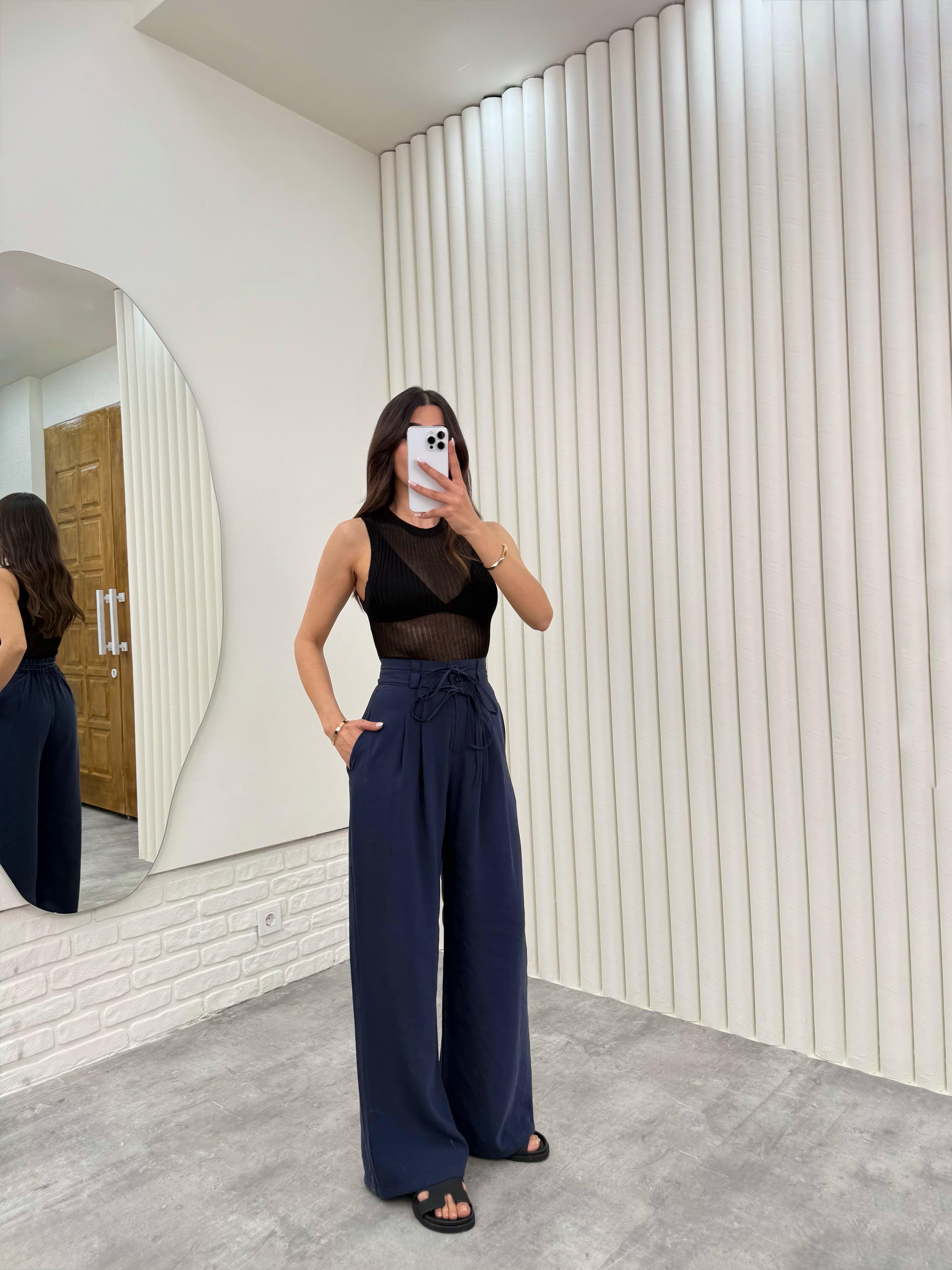 Lacivert Kuşaklı Tensel Kırışık Kumaş Palazzo Pantolon Gaus00302GausPANTOLONGU1001691