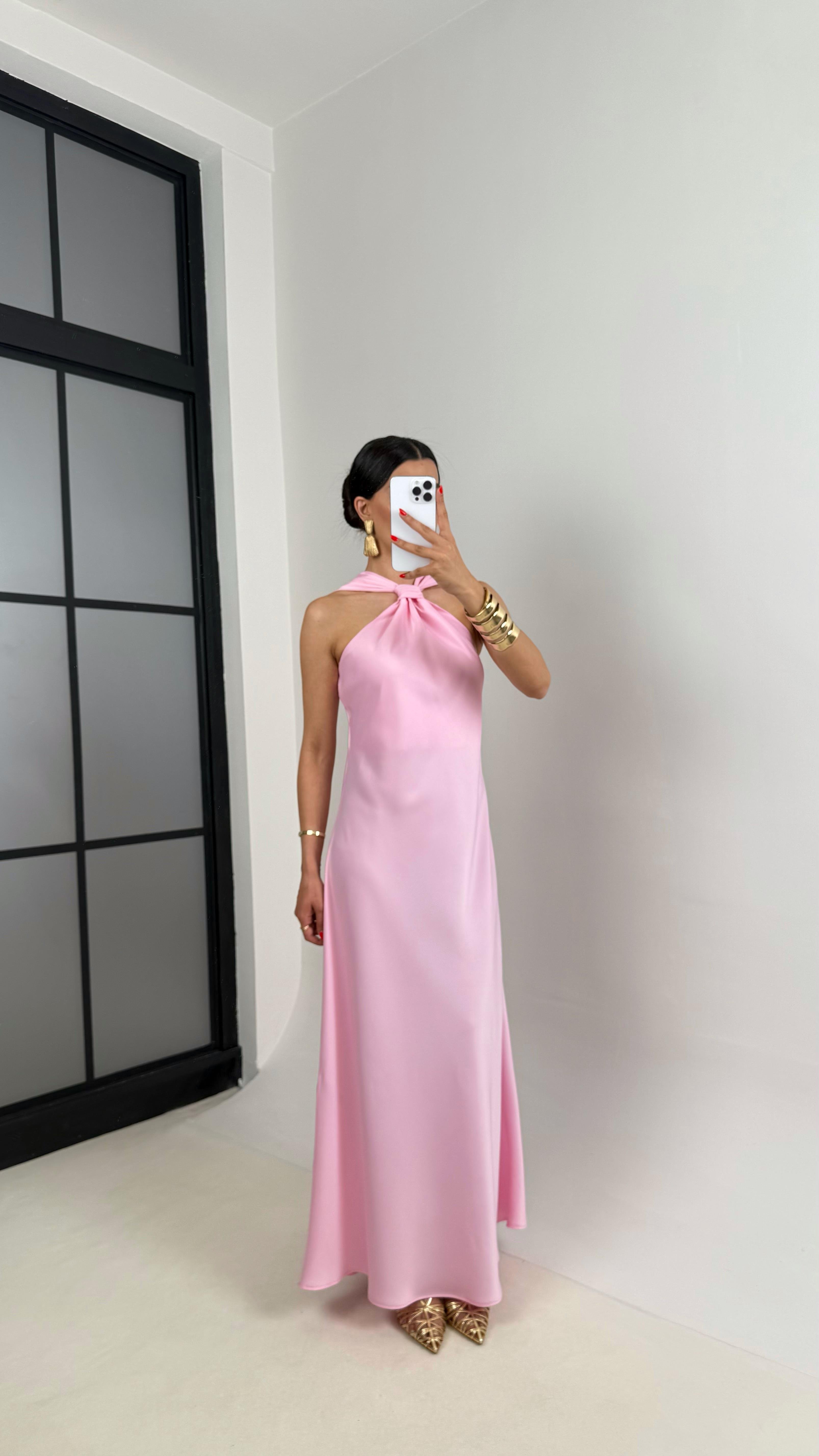 Pembe Sırt Bağlama Detaylı Saten Elbise Gaus00503GausELBİSEGU1002180