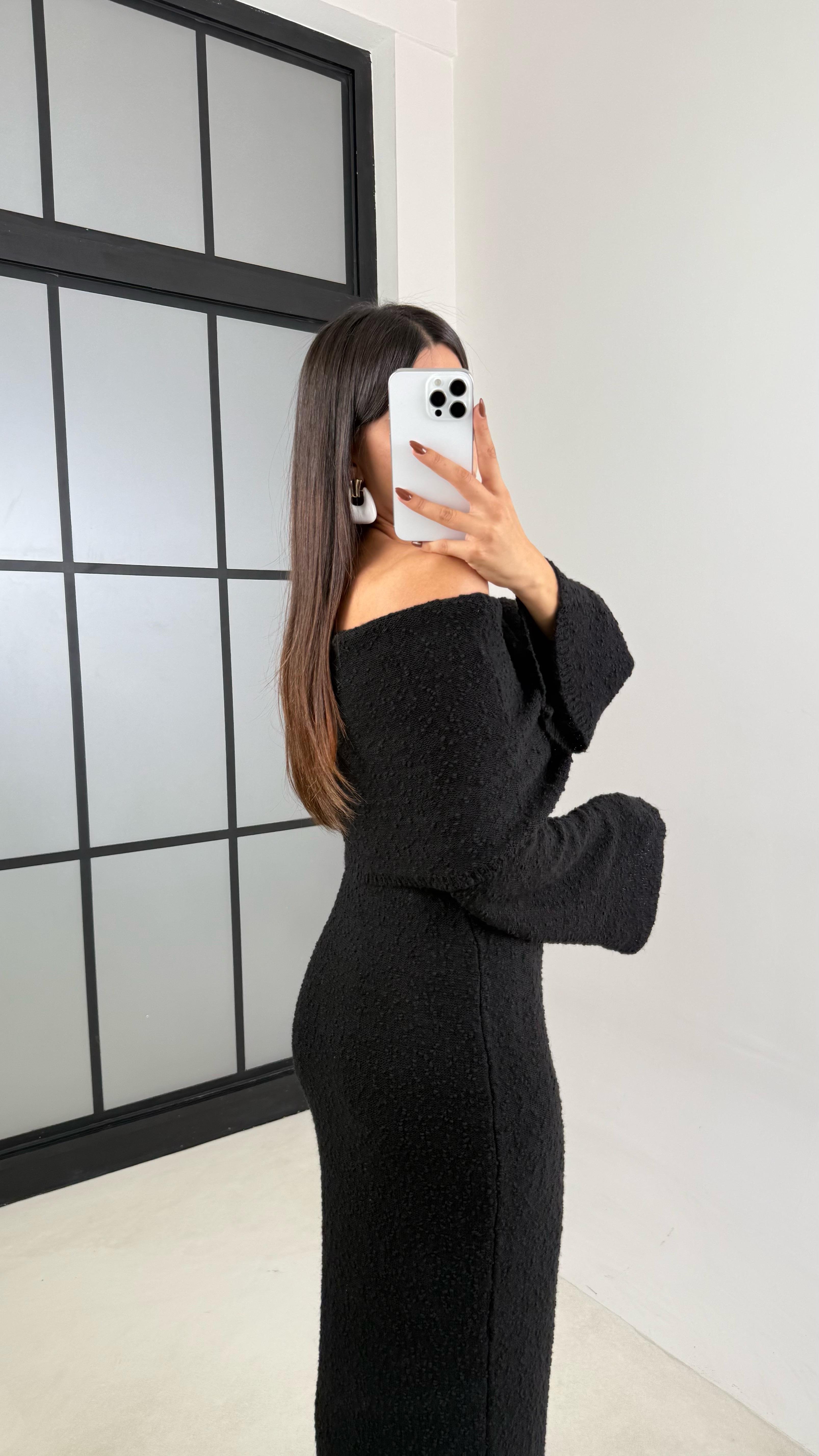 Siyah Madonna Yaka Tasarım Uzun Triko Elbise GAUS-00126GAUSELBİSEGAUS-00126