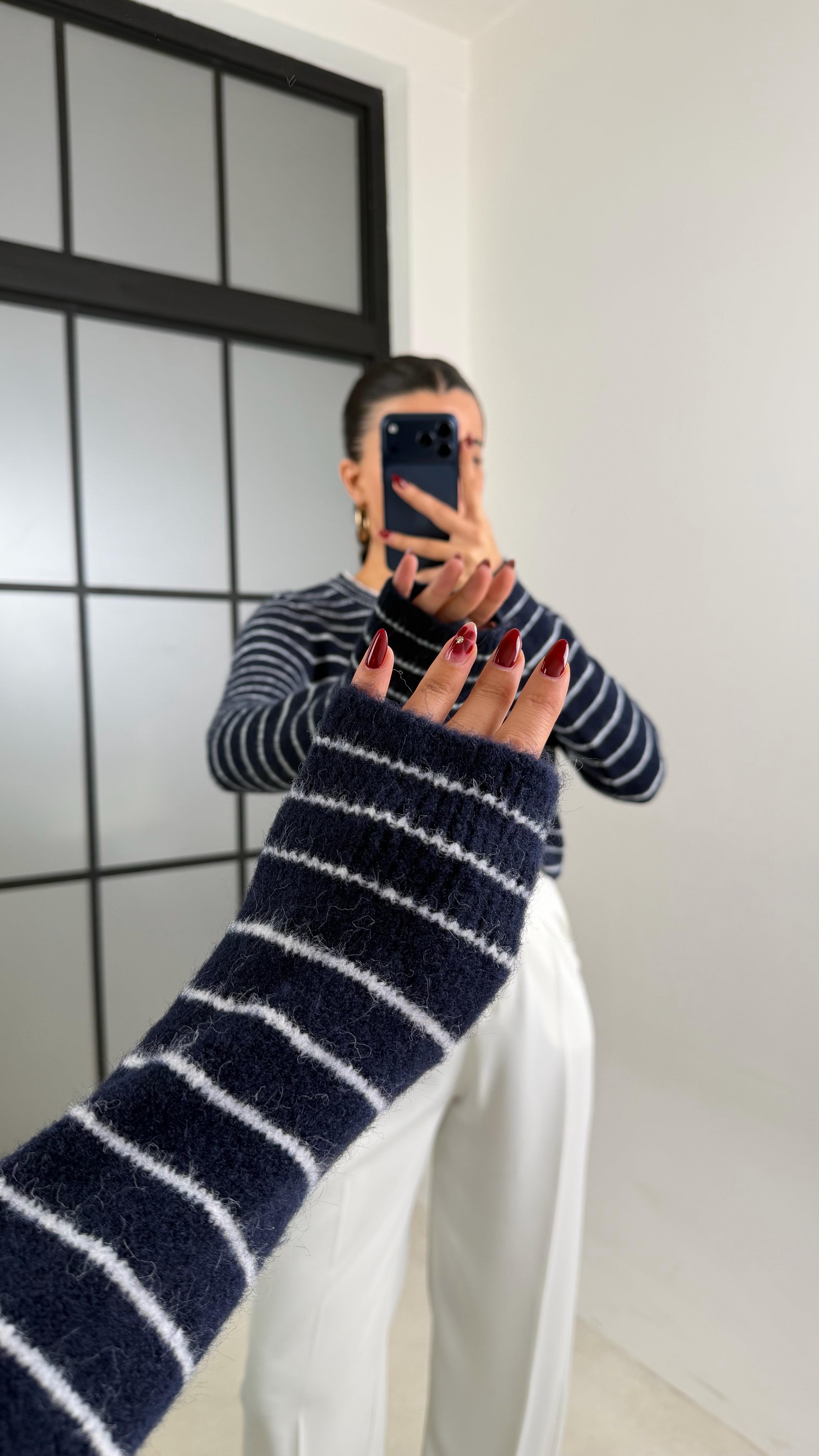 Lacivert Çizgili Yumuşak Dokulu Kazak GAUS-00693GAUSKAZAKGAUS-00693