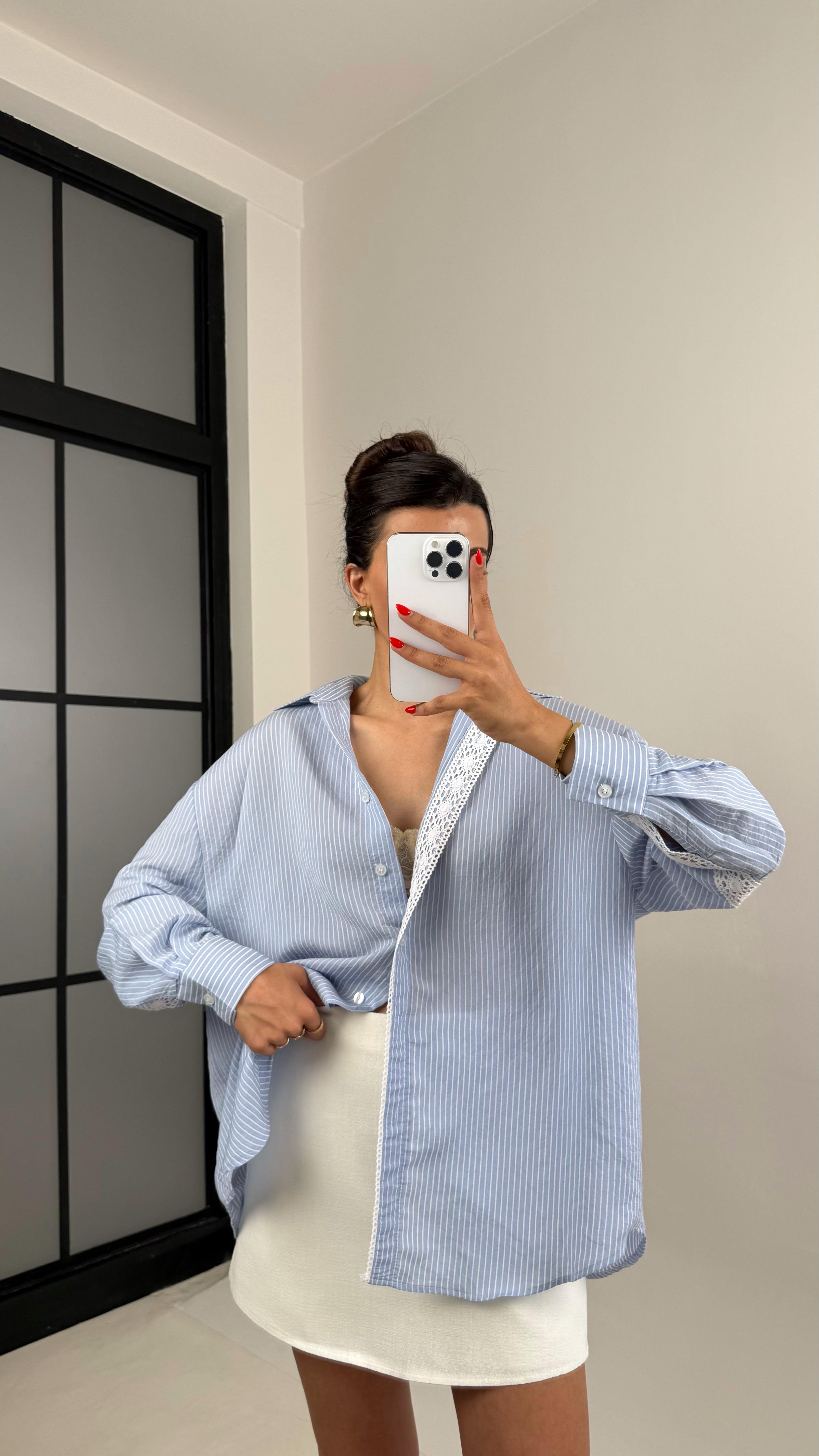 Mavi Beyaz Çizgili Dantel Detaylı Premium Gömlek Gaus00518Gaus القمصان GU1002214