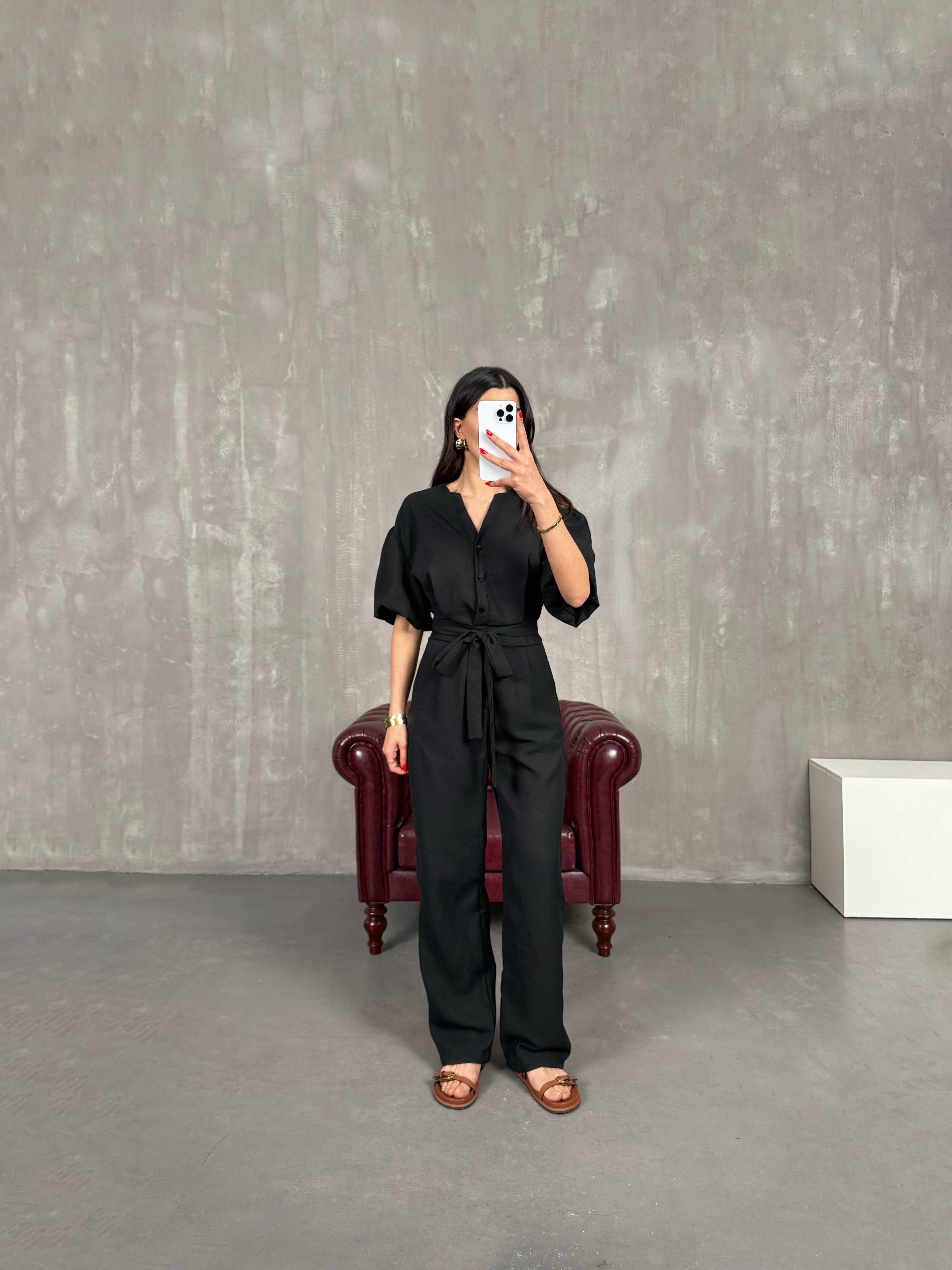 Siyah Kuşaklı V Yaka Keten Kısa Balon Kol Tulum Gaus00179GausJumpsuitsGU1001418