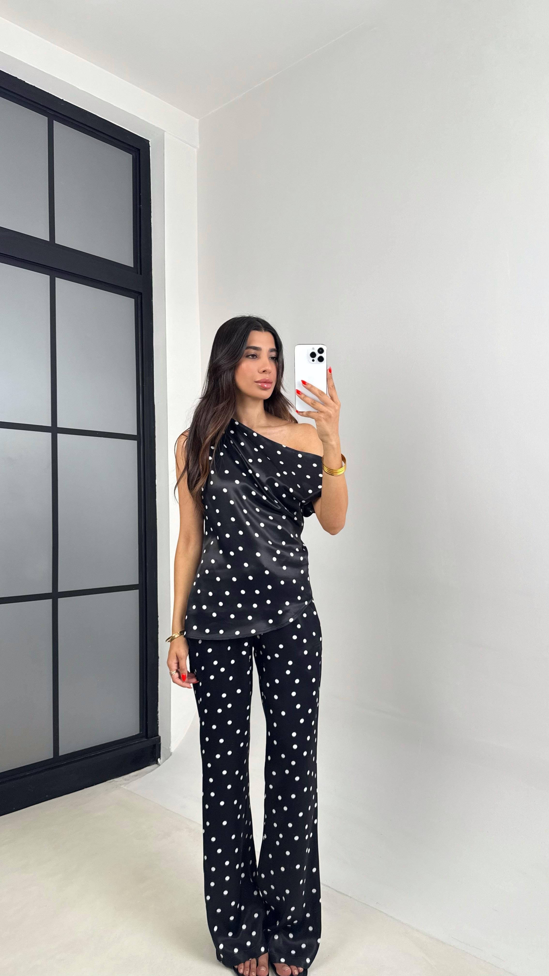 Siyah Puantiyeli Asimetrik Kesim Bluz Beli Lastikli Pantolon Saten Takım GAUS-007GAUSTAKIMGAUS-007