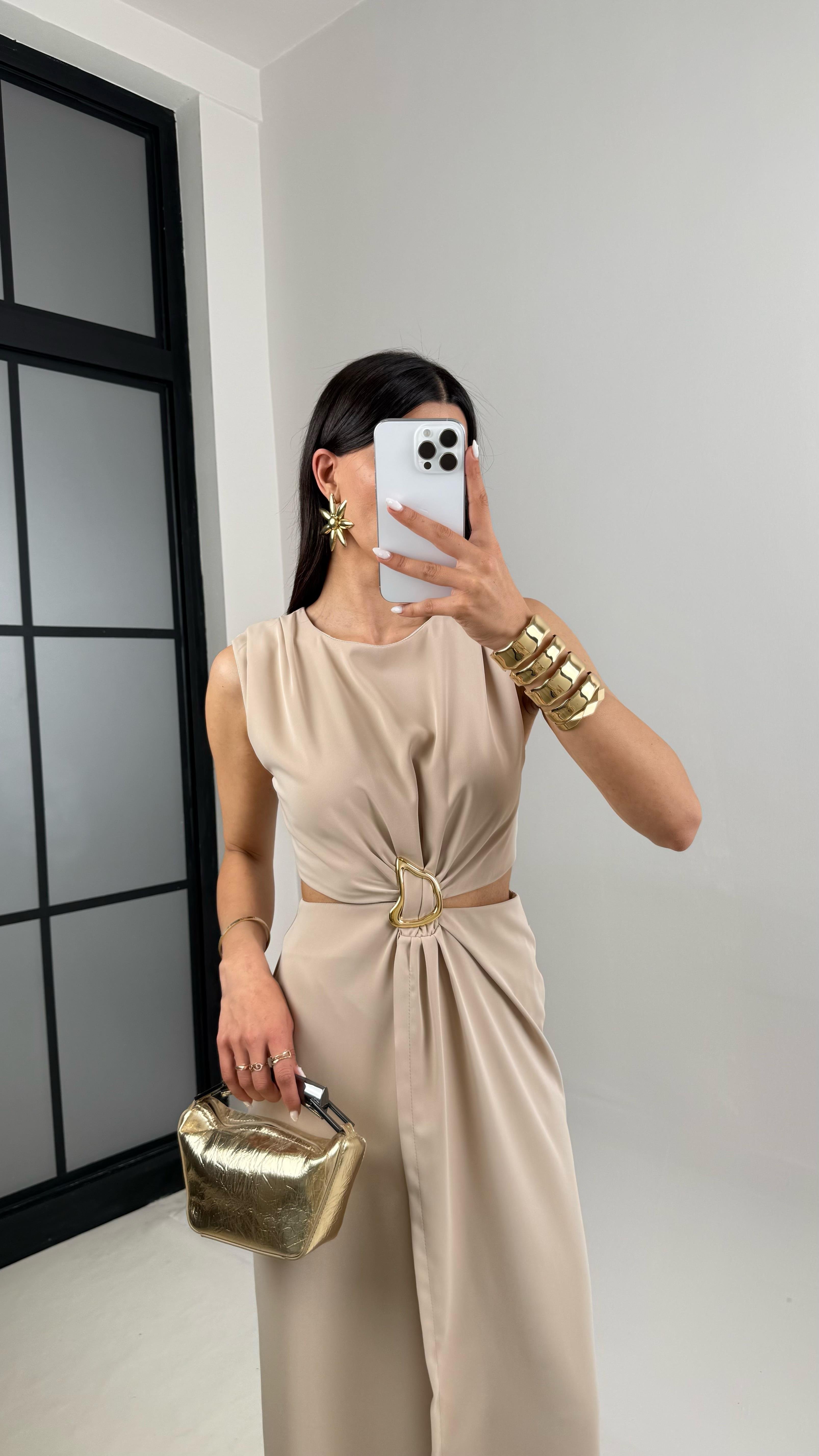 Taş Yan Dekolteli Gold Toka Detaylı Yırtmaçlı Saten Elbise Gaus00434GausELBİSEGU1002009