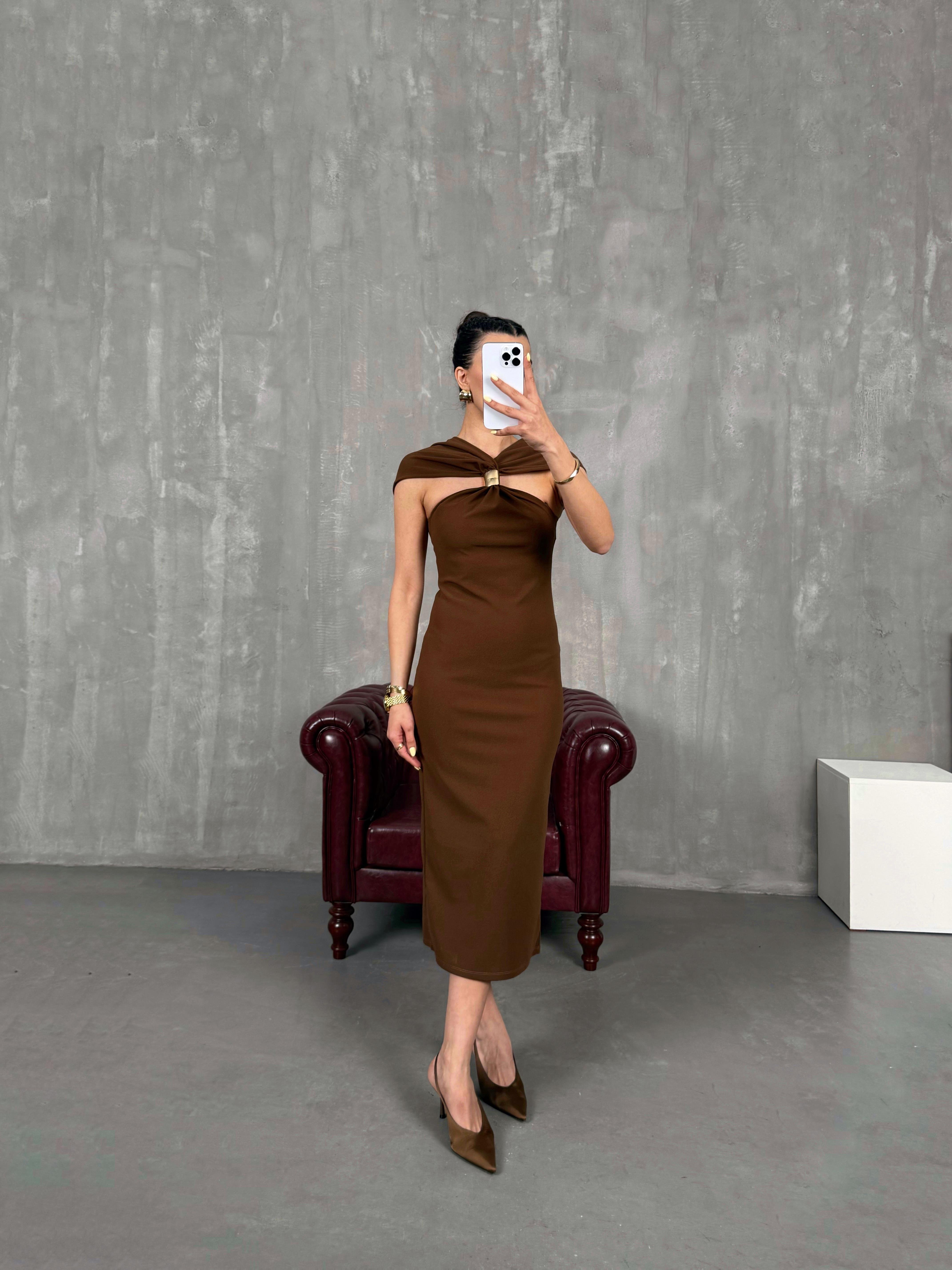 Kahve Göğüs Gold Toka Detaylı Tasarım Elbise Gaus00122GausELBİSEGU1001277