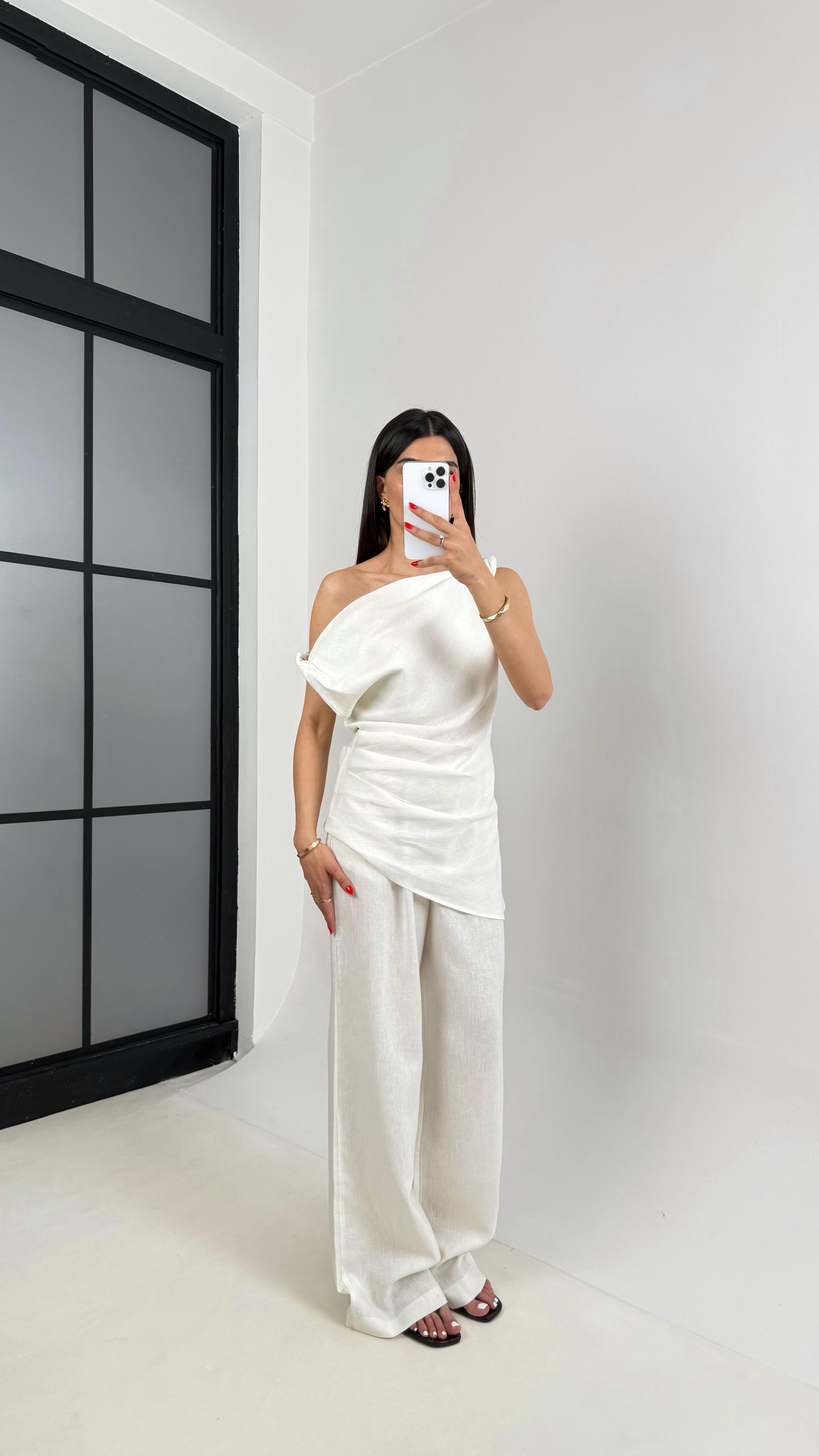 Beyaz Asimetrik Kesim Bluz Beli Lastikli Pantolon Tasarım Keten Takım Gaus00315 GausTAKIMGU1002082