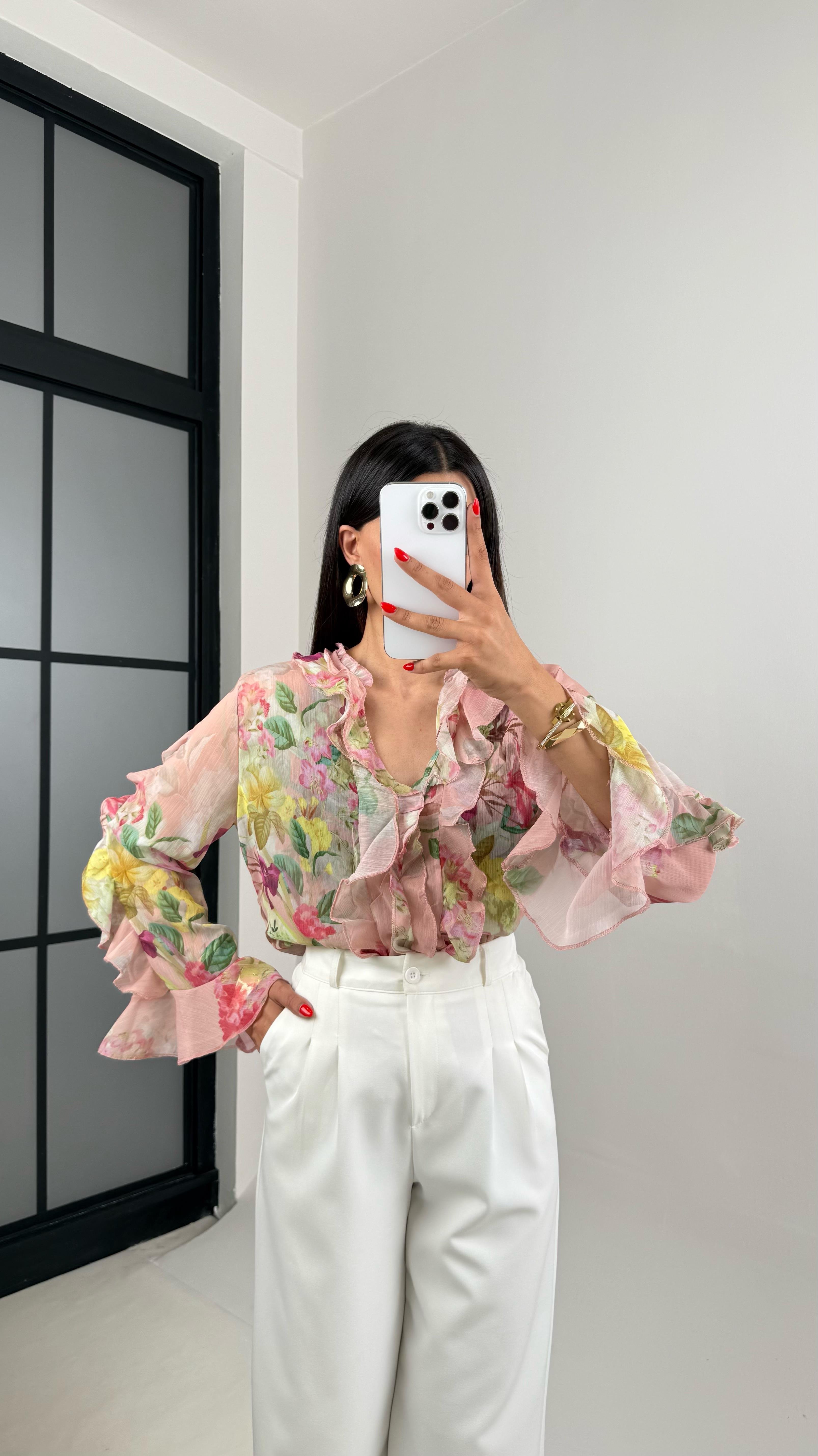 Pembe Çiçek Desenli Yaka Fırfırlı Şifon Gömlek Gaus00471GausGÖMLEKGU1002102