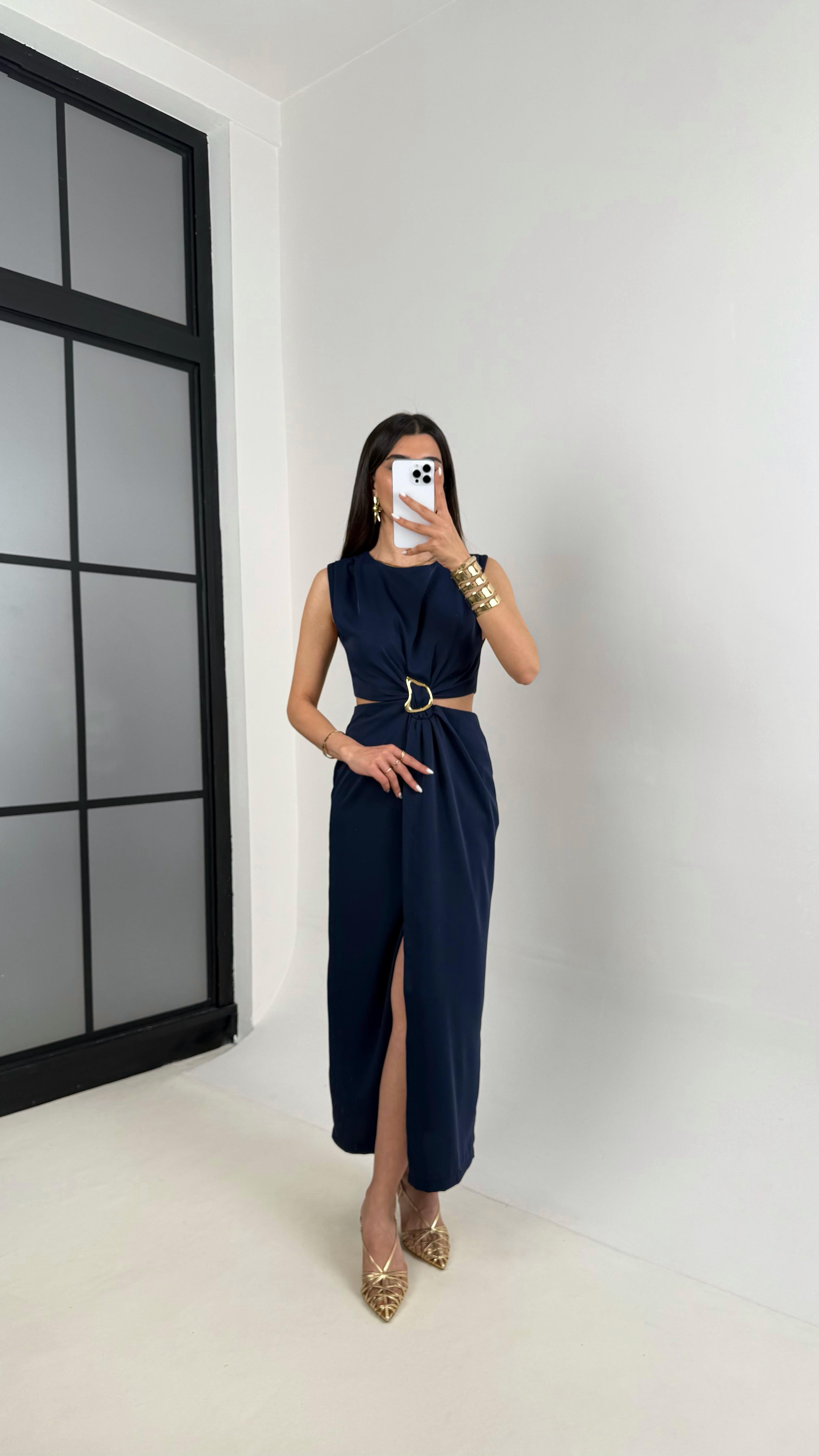 Lacivert Yan Dekolteli Gold Toka Detaylı Yırtmaçlı Elbise Gaus00434GausELBİSEGU1002022