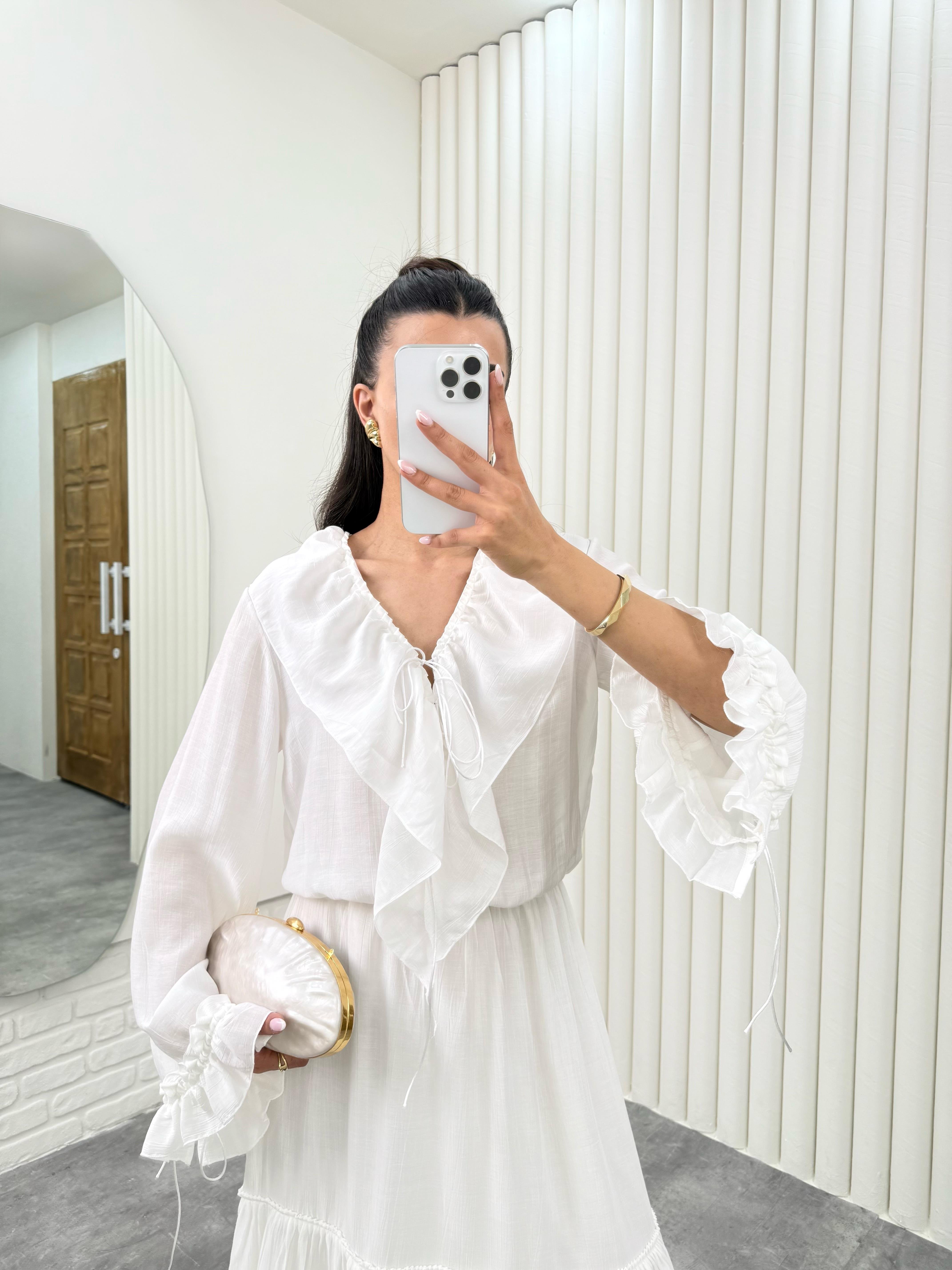 Beyaz V Yaka Önü Bağlamalı Beli Lastikli Kol Fırfırlı Elbise Gaus00303GausELBİSEGU1001696