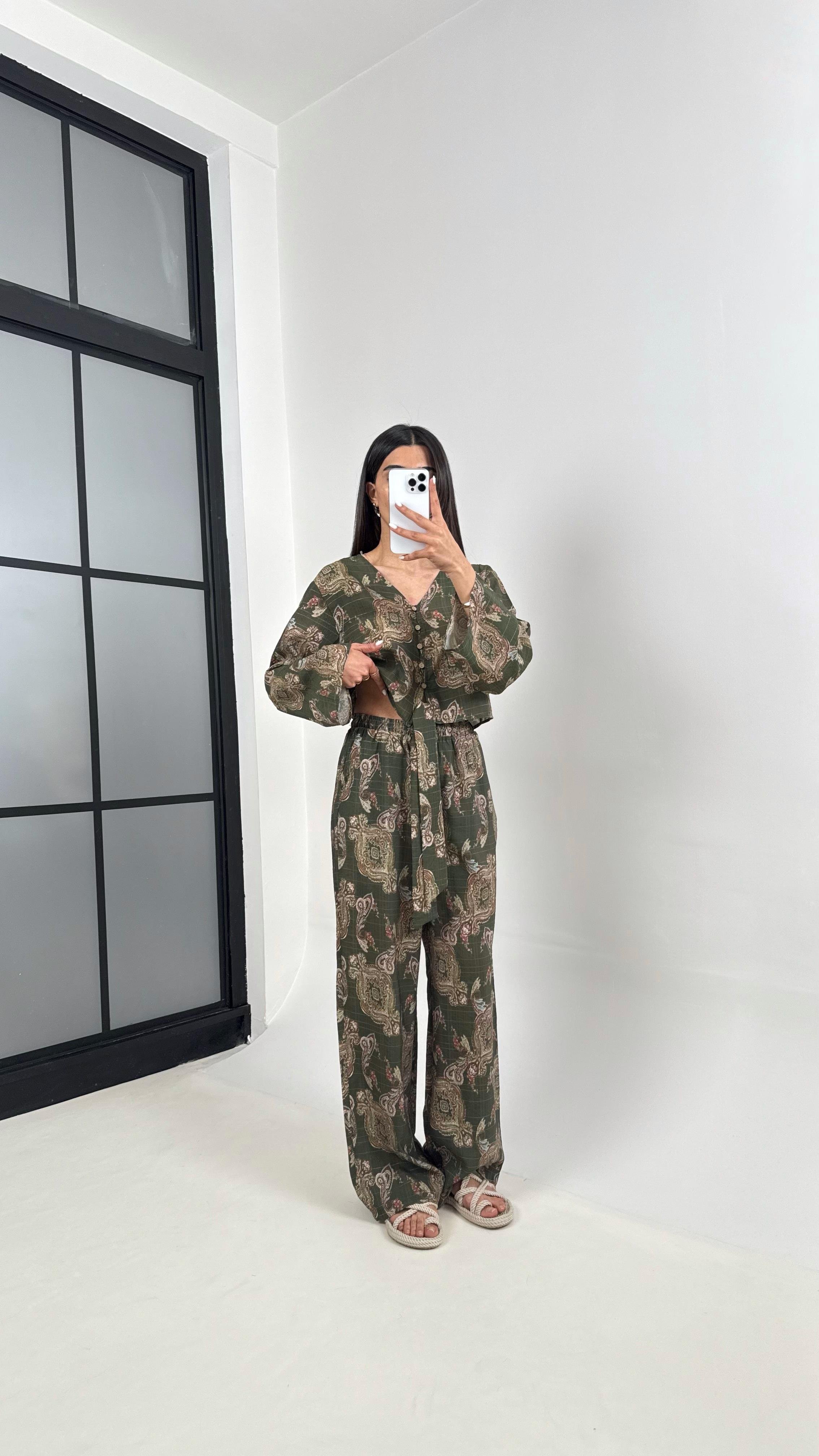 Haki V Yaka Önü Düğmeli Üst Beli Lastikli Pantolon Etnik Desen Takım Gaus00362GausTAKIMGU1001839