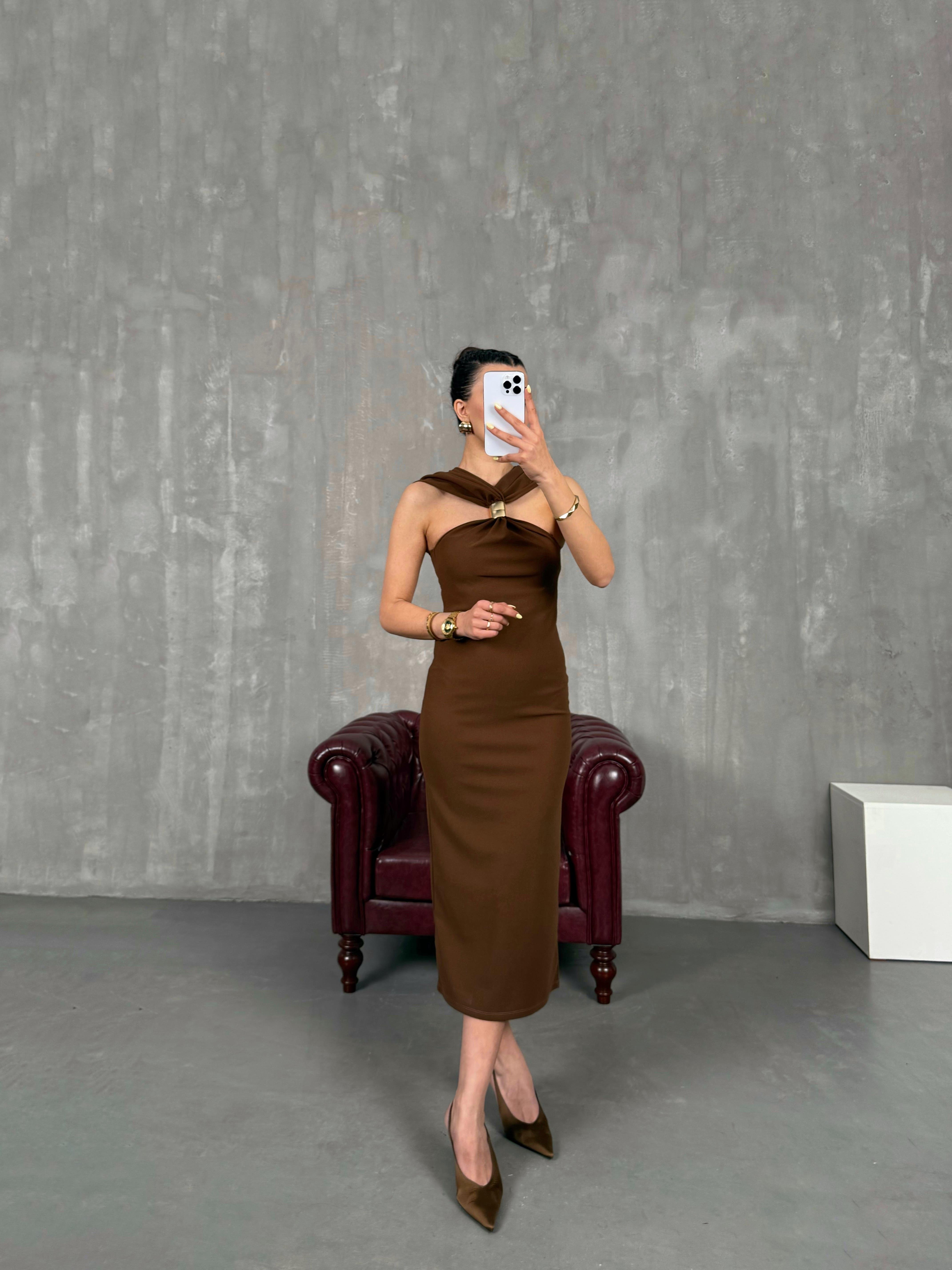 Kahve Göğüs Gold Toka Detaylı Tasarım Elbise Gaus00122GausELBİSEGU1001277