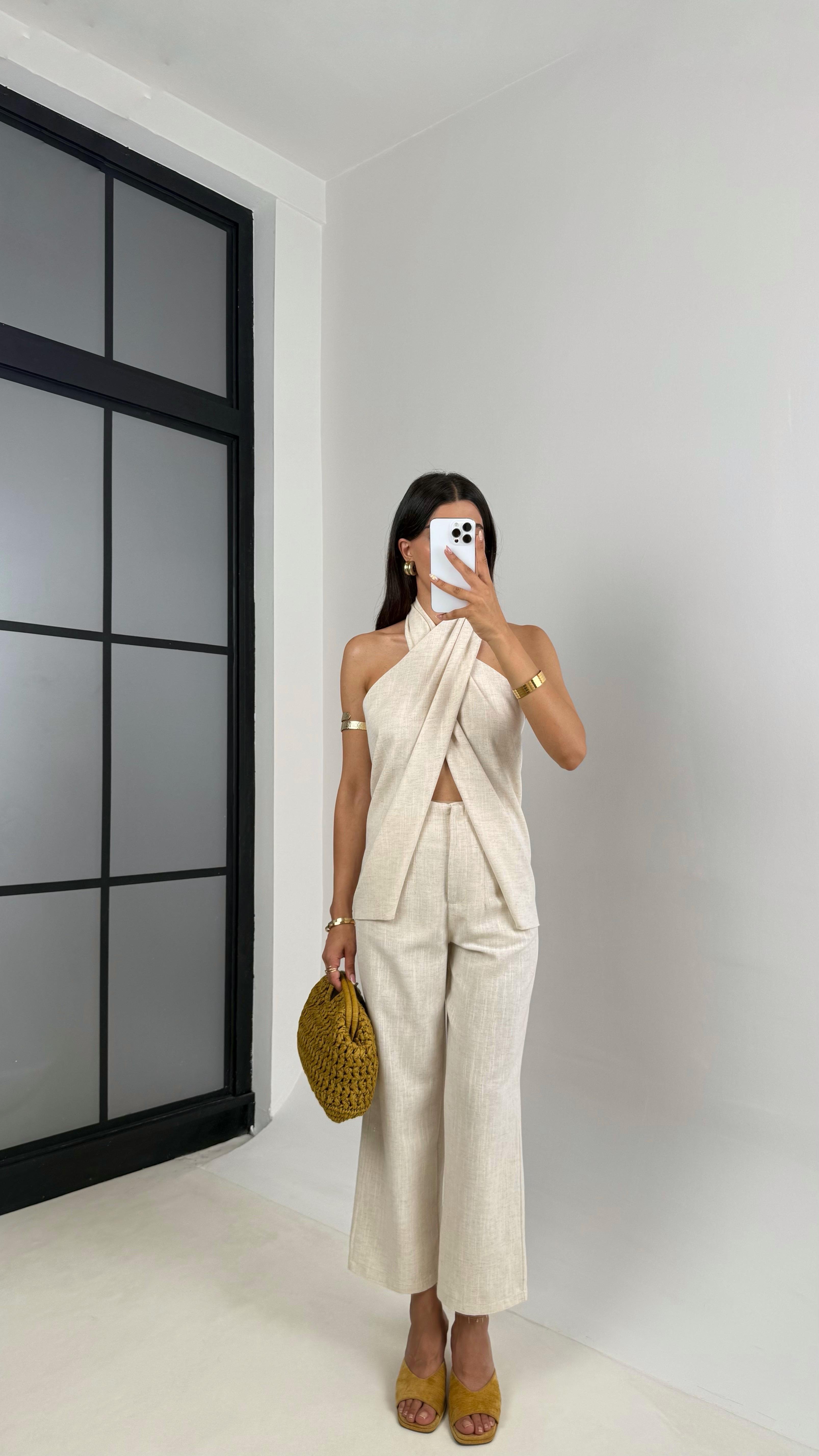 Taş Boyundan Bağlamalı Sırt Dekolteli Bluz Pantolon Tasarım İkili Keten Takım Gaus00684GausTAKIMGU1002579