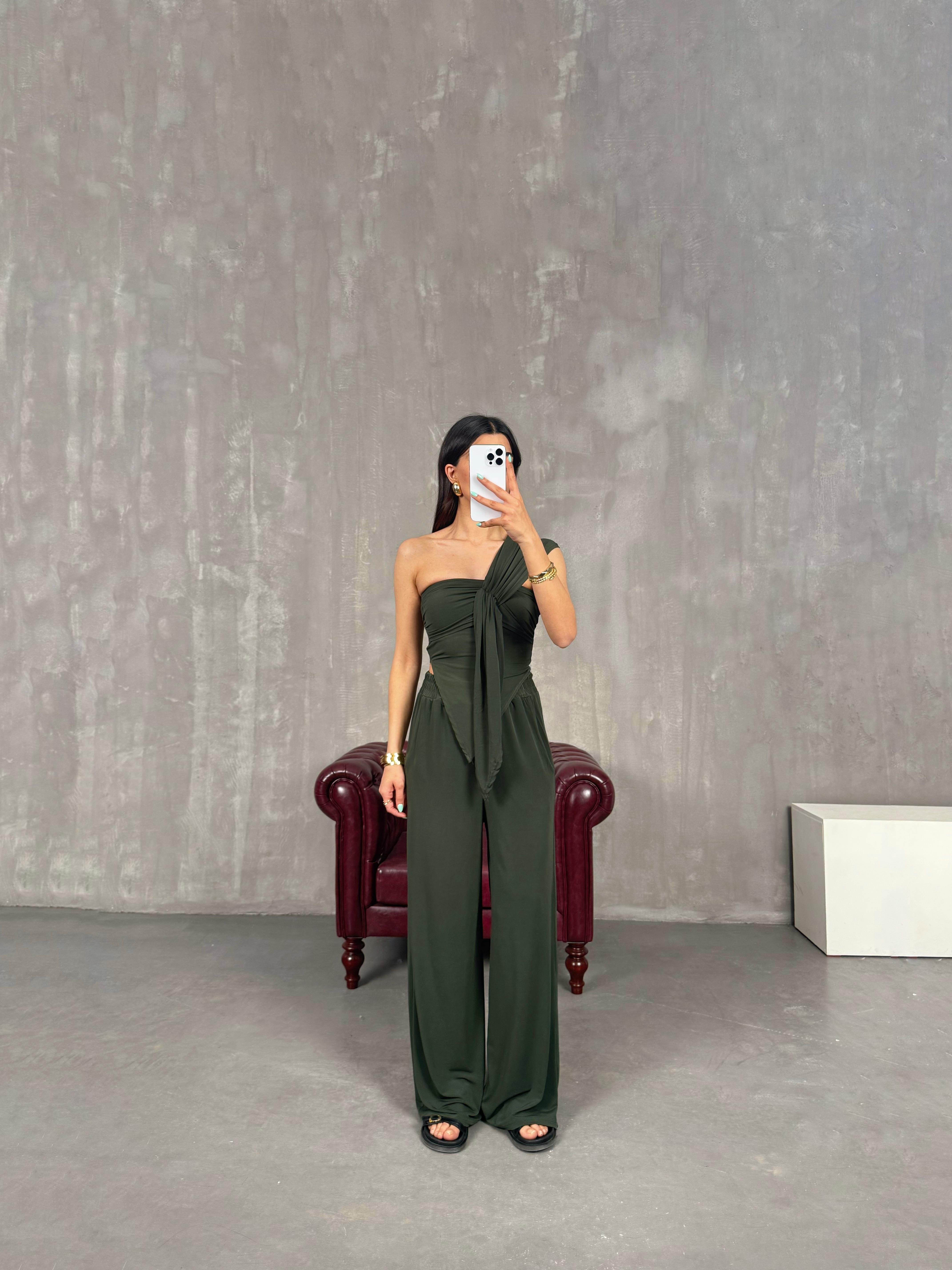 Yeşil Asimetrik Kesim Bluz Pantolon Sandy Kumaş Takım Gaus00234GausTAKIMGU1001540