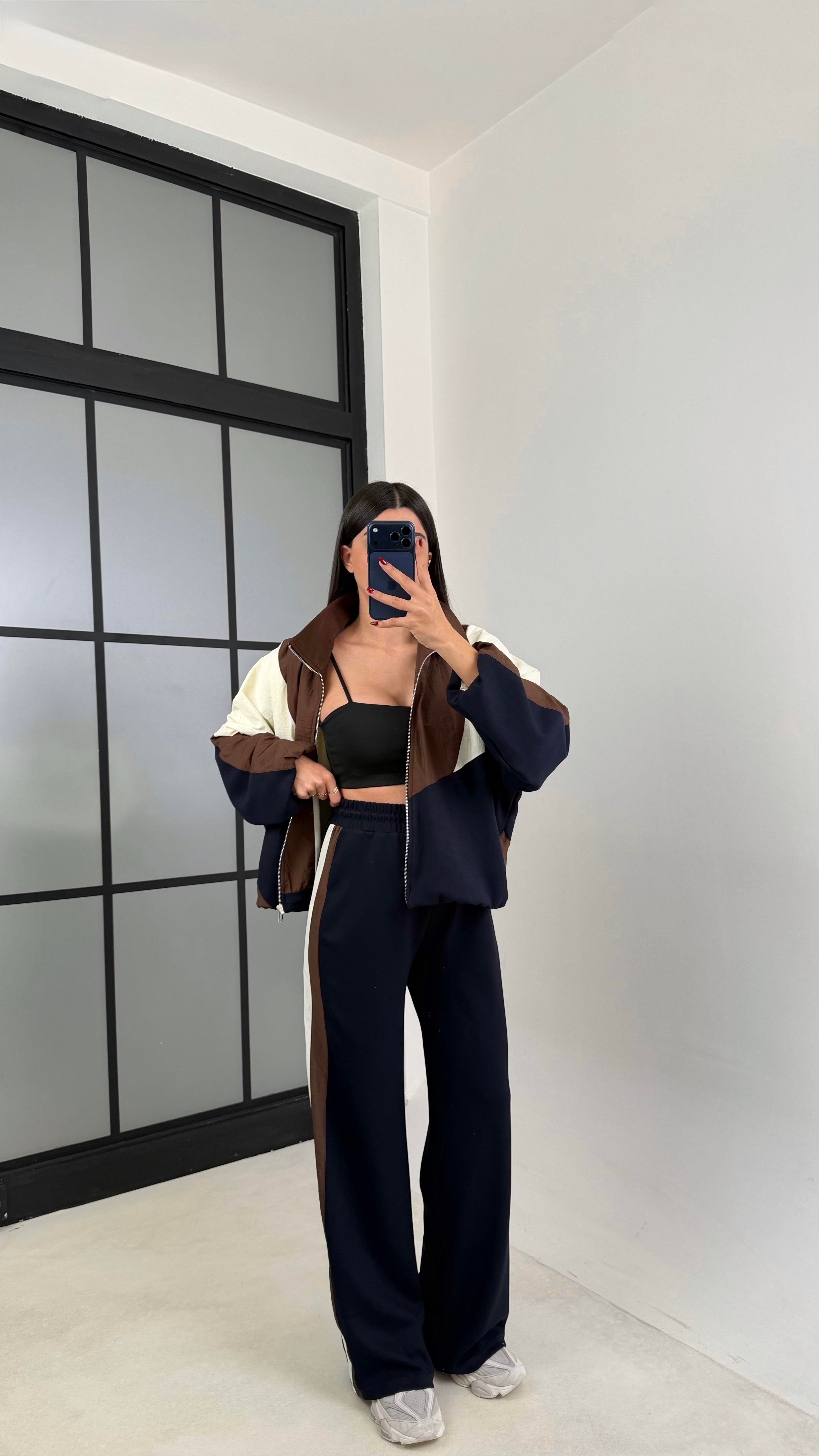 Lacivert ŞERİT DETAYLI PARAŞÜT KUMAŞ HIRKA PANTALON TAKIM GAUS-00677GAUSTAKIMGAUS-00677