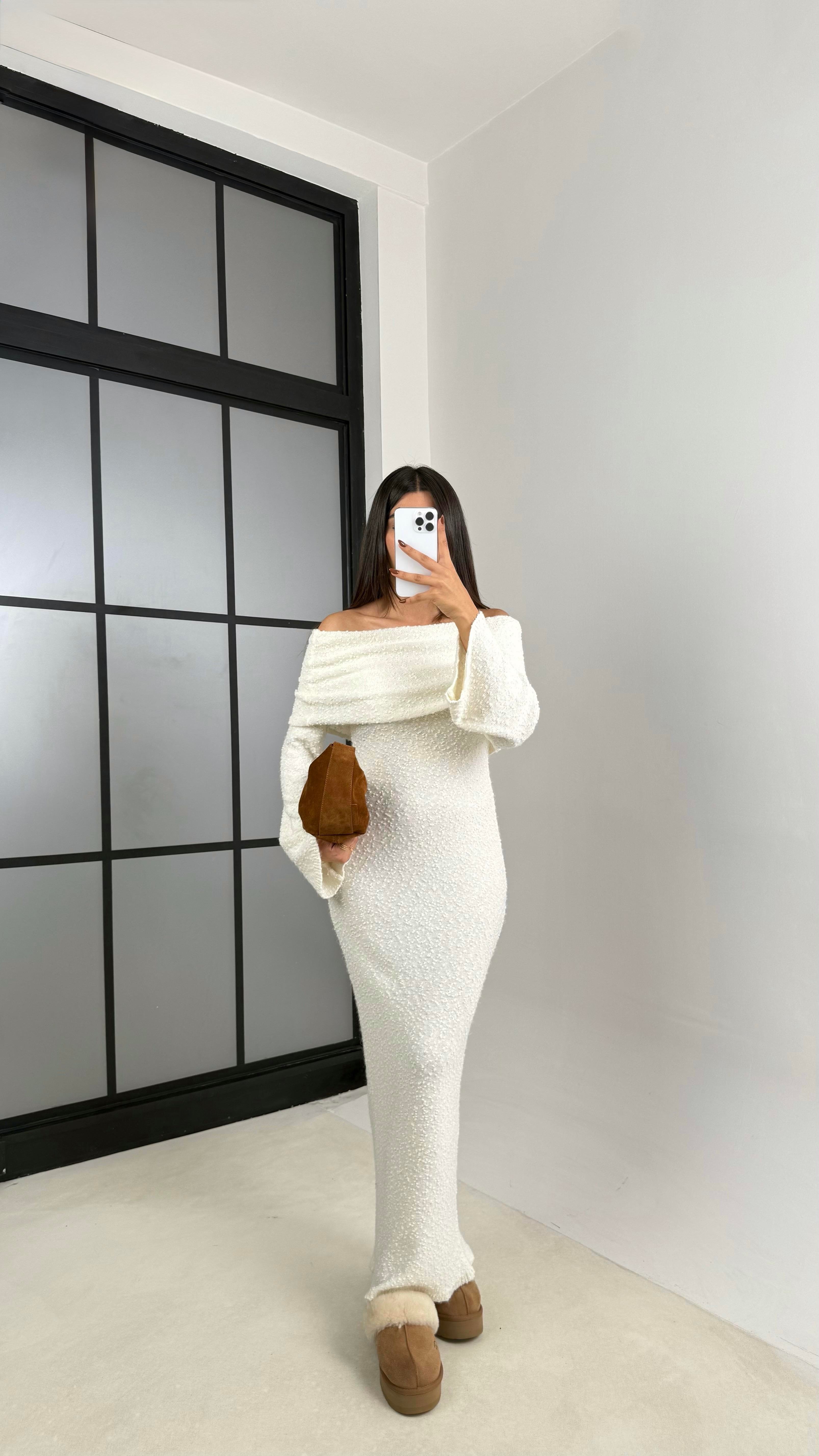 Ekru Madonna Yaka Tasarım Uzun Triko Elbise GAUS-00126GAUSELBİSEGAUS-00126