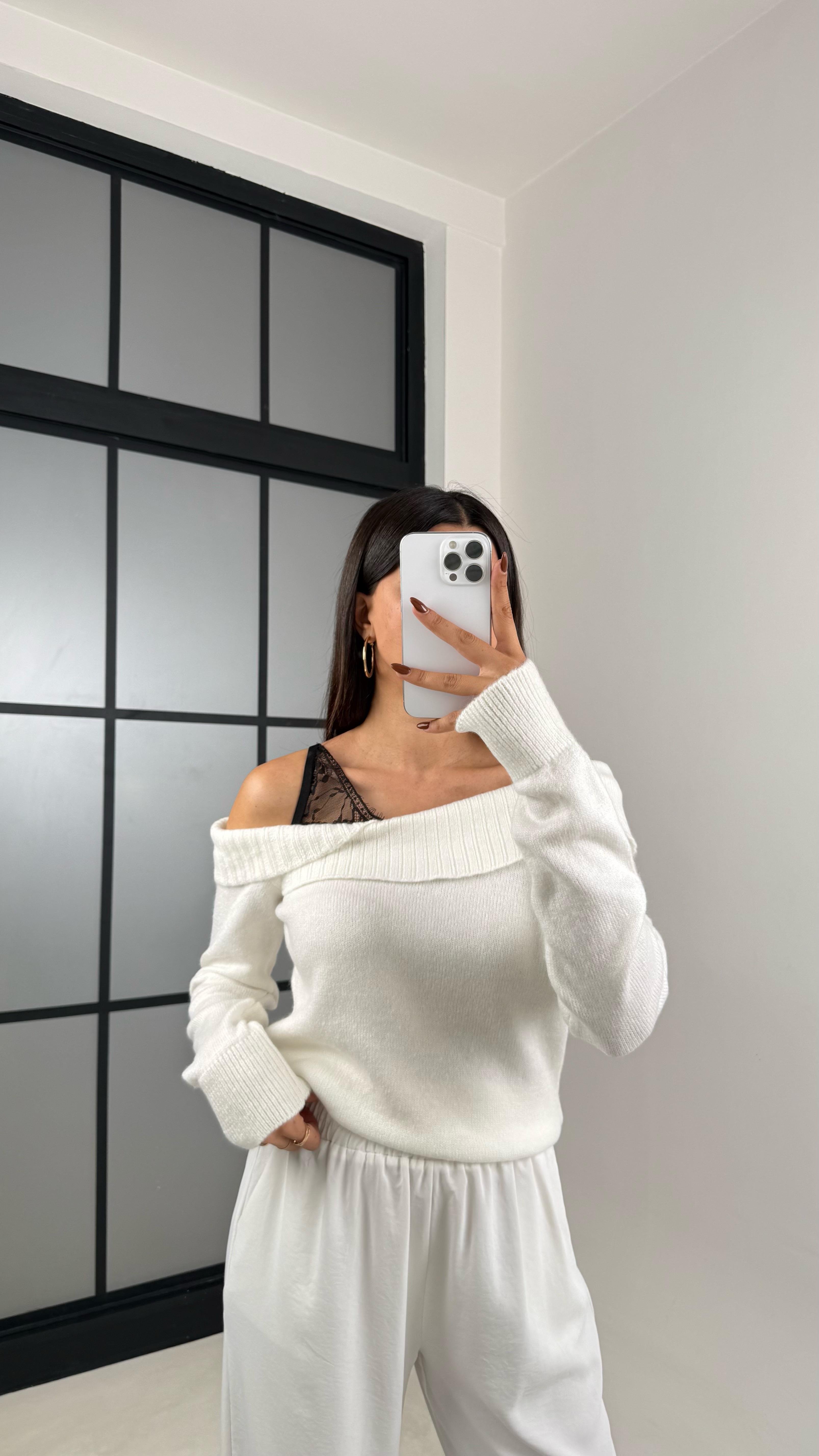 Ekru Dantel Detaylı Omzu Açık Triko Kazak GAUS-00205GAUS الكنزات GAUS-00205