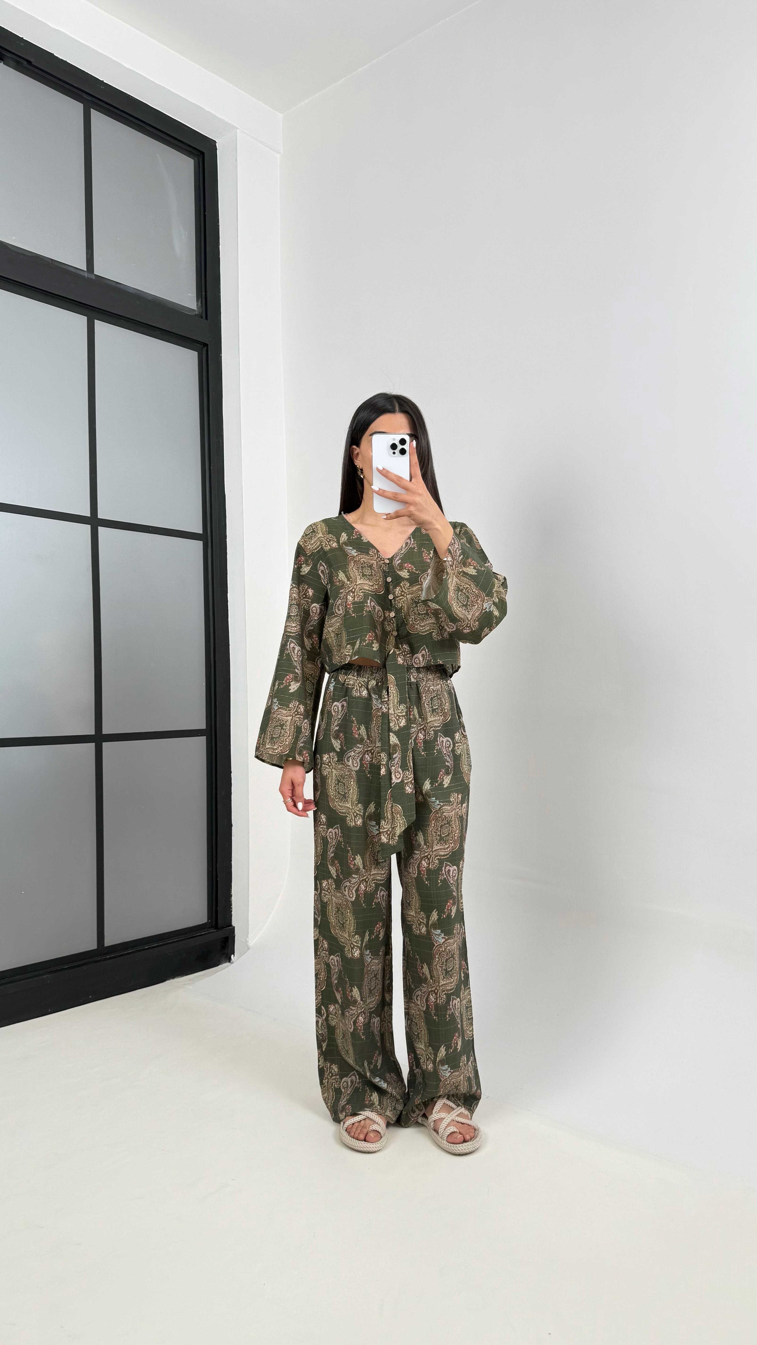 Haki V Yaka Önü Düğmeli Üst Beli Lastikli Pantolon Etnik Desen Takım Gaus00362GausTAKIMGU1001839