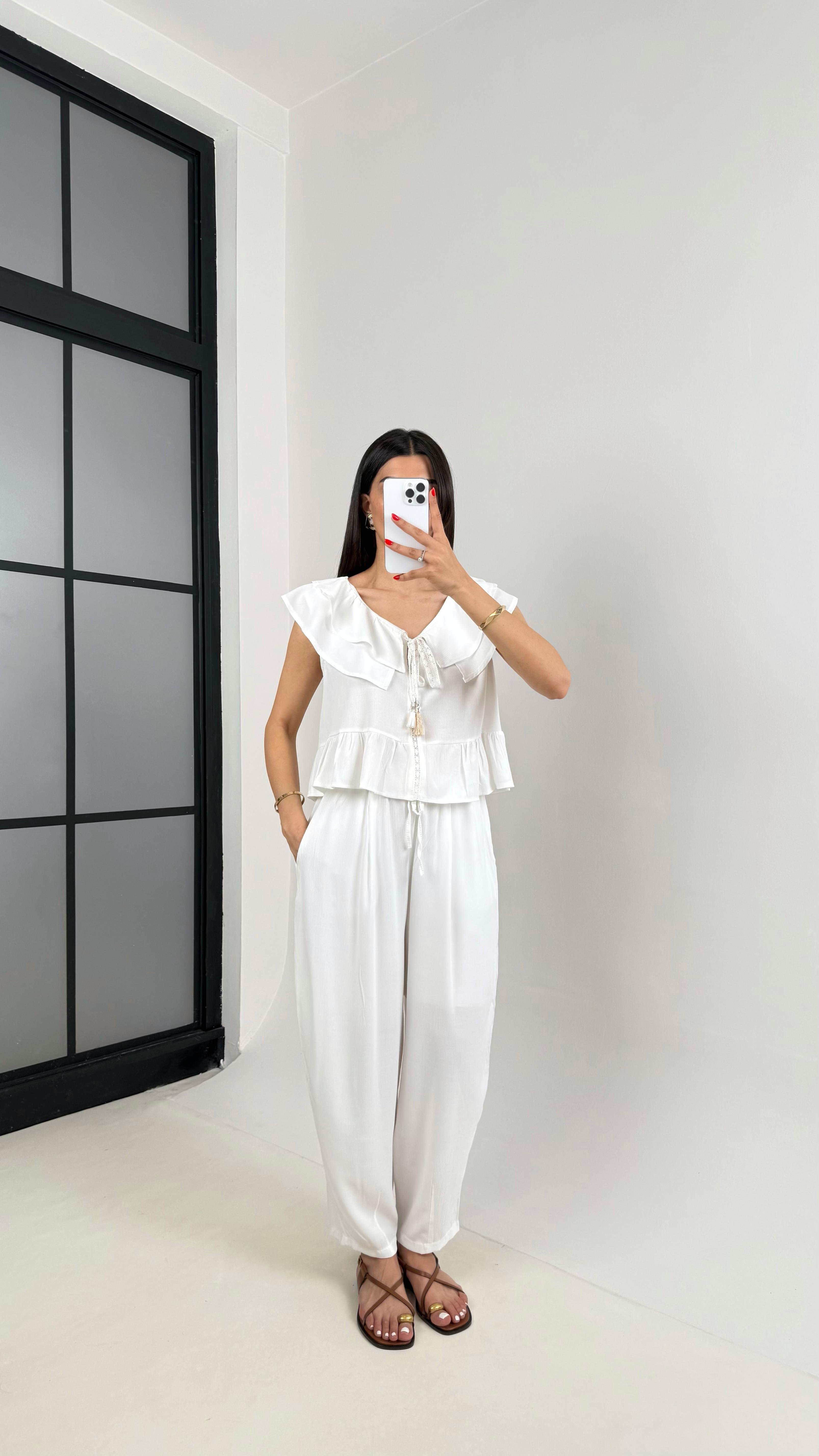 Beyaz Yaka Fırfırlı Bluz Beli Lastikli Pantolon Gofre Takım Gaus00460GausTAKIMGU1002072