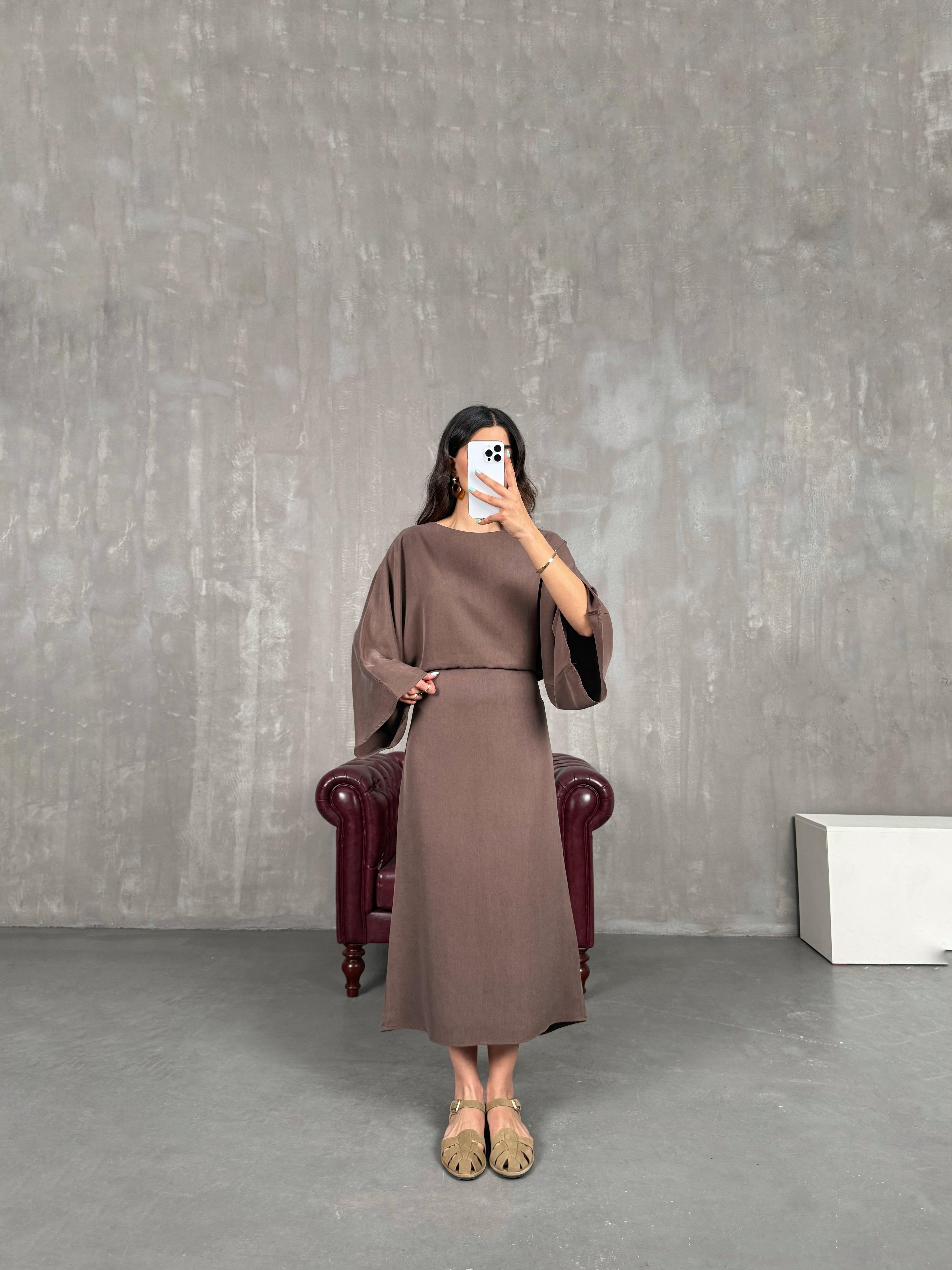 Kahve Yarasa Kol Kuşaklı Yırtmaçlı Tensel Elbise Gaus00225GausELBİSEGU1001521