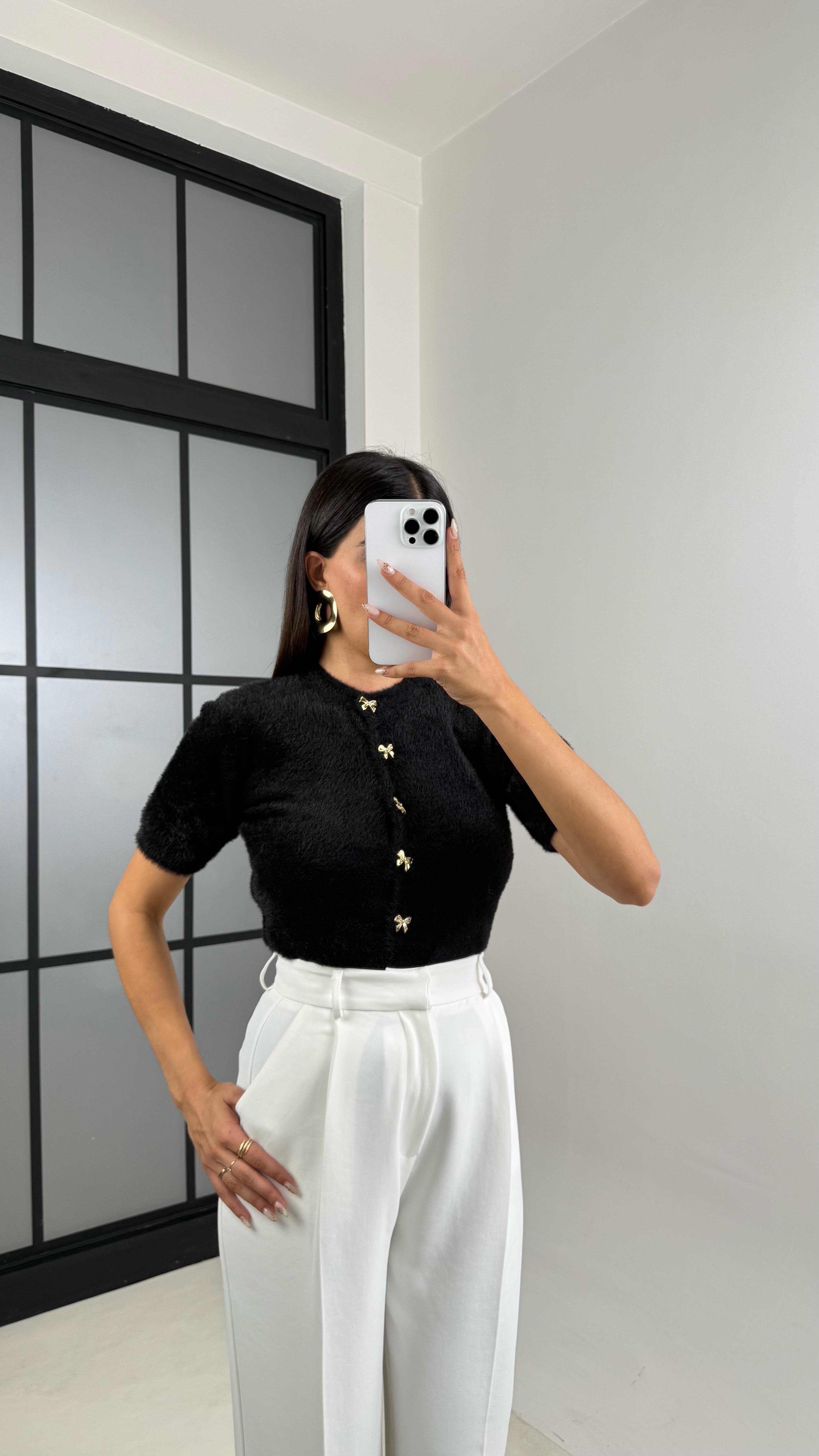 Siyah Fiyonk Düğmeli Yumuşak Dokulu Triko Hırka GAUS-00145GAUS الكارديغان  GAUS-00145