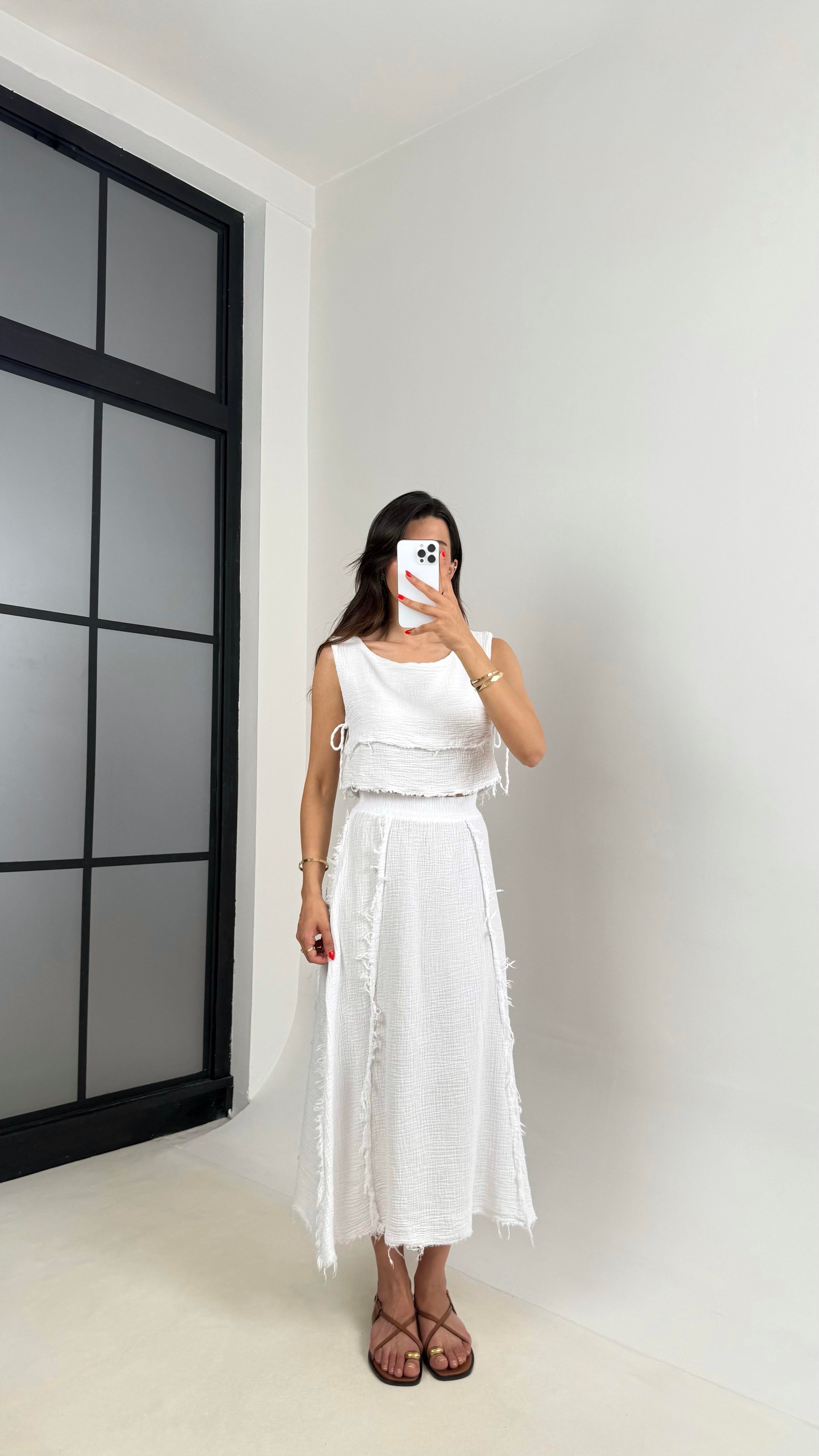 Beyaz Püskül Detaylı Katlı Bluz Beli Lastikli Etek Müslin Takım Gaus00516GausTAKIMGU1002210