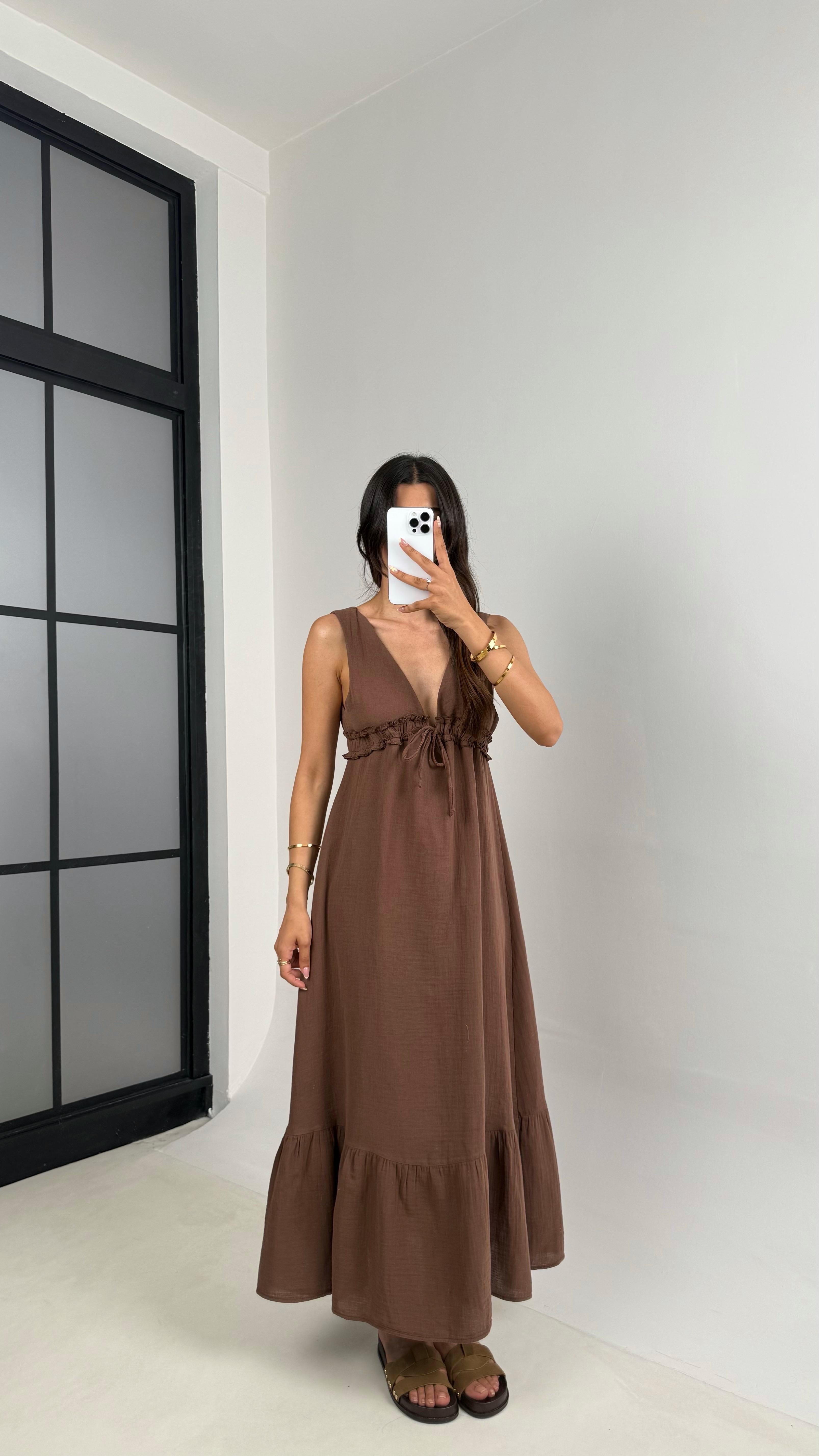 Kahve V Yaka Beli Ayarlanabilir Lastikli Astarlı Müslin Elbise Gaus00680GausELBİSEGU1002572