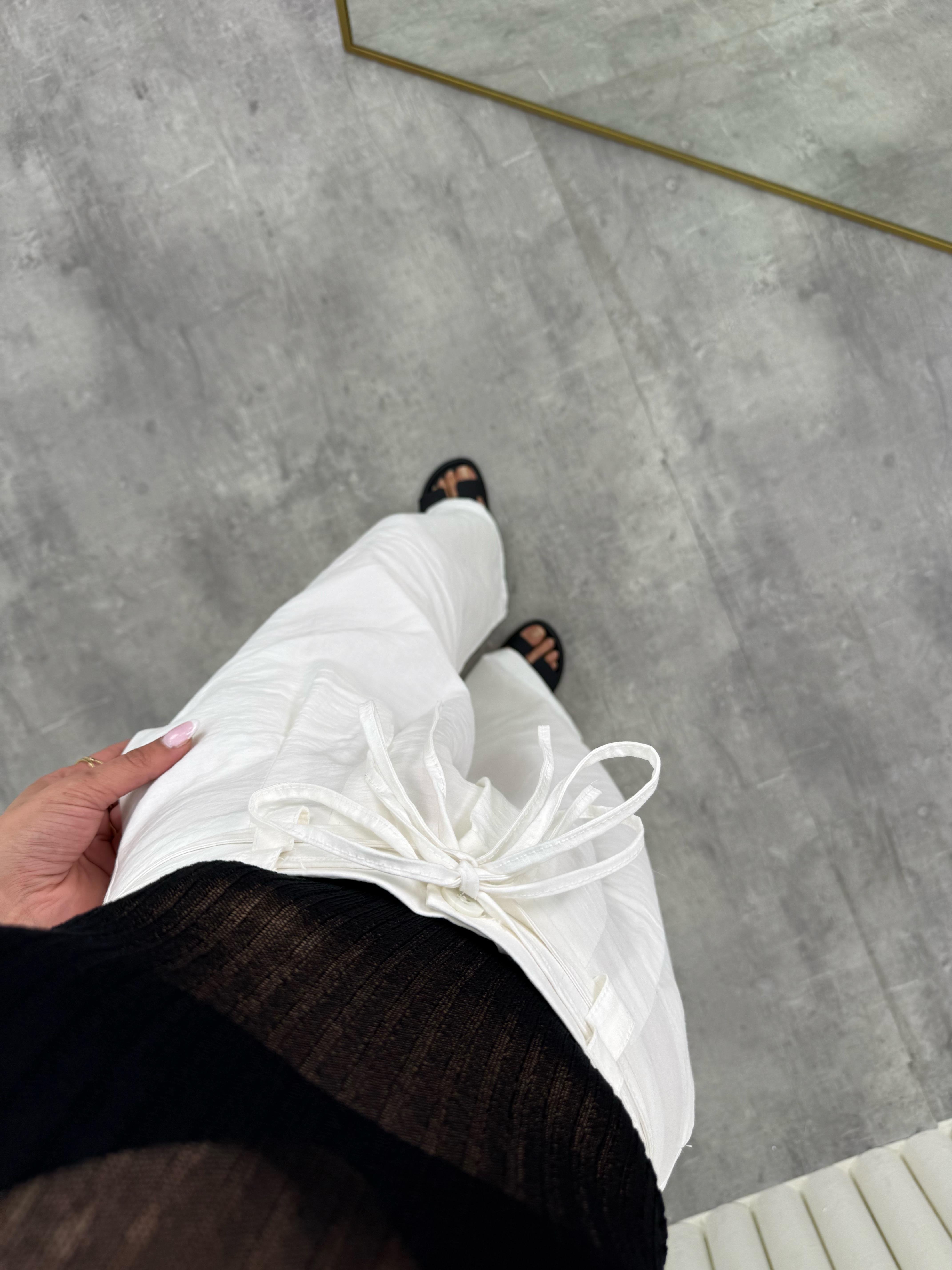 Beyaz Kuşaklı Tensel Kırışık Kumaş Palazzo Pantolon Gaus00302GausPANTOLONGU1001695