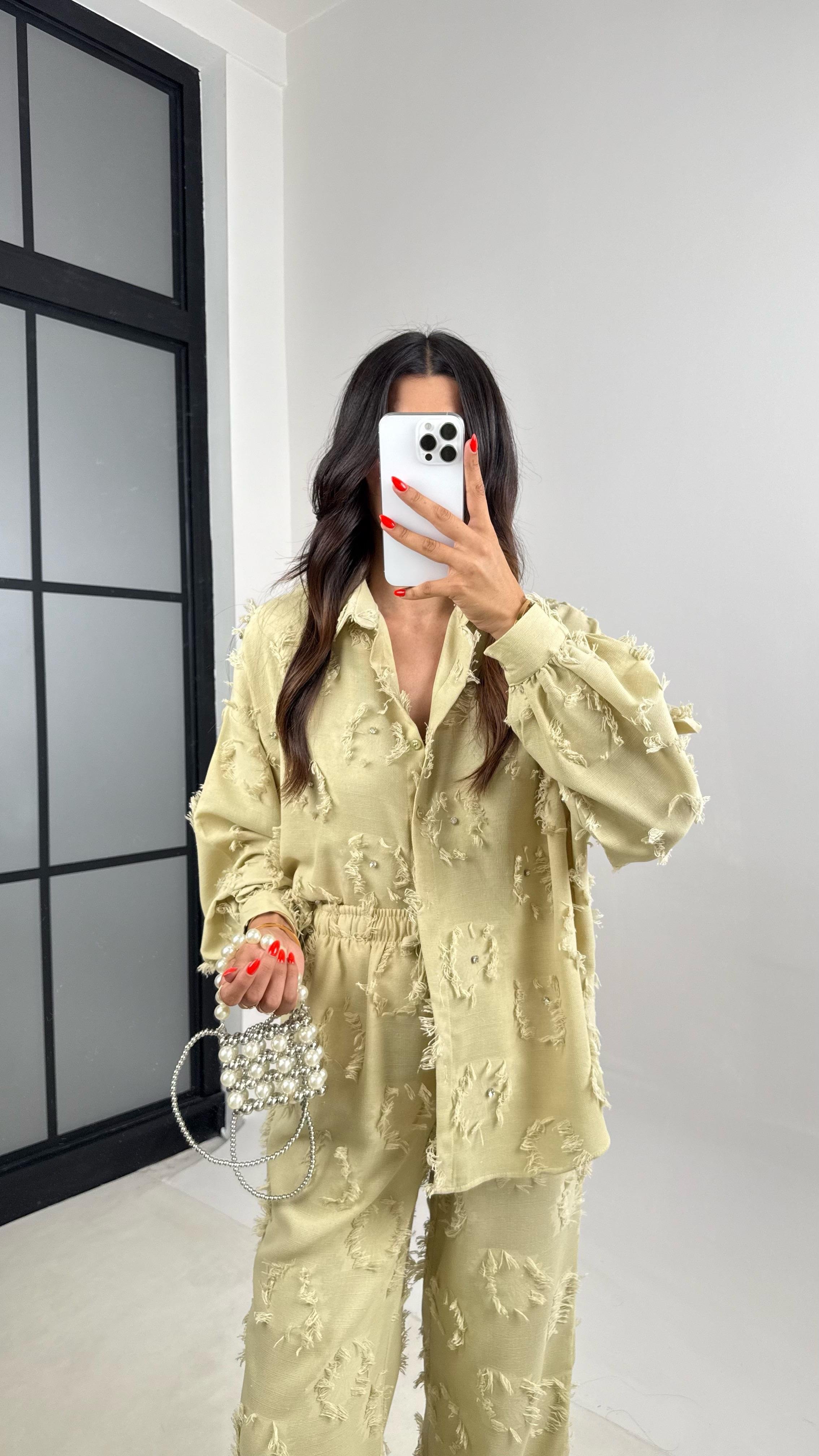 Yeşil Püskülü Taşl Detaylı Gömlek Beli Lastikli Pantolon Tasarım Takım GAUS-004GAUSTAKIMGAUS-004