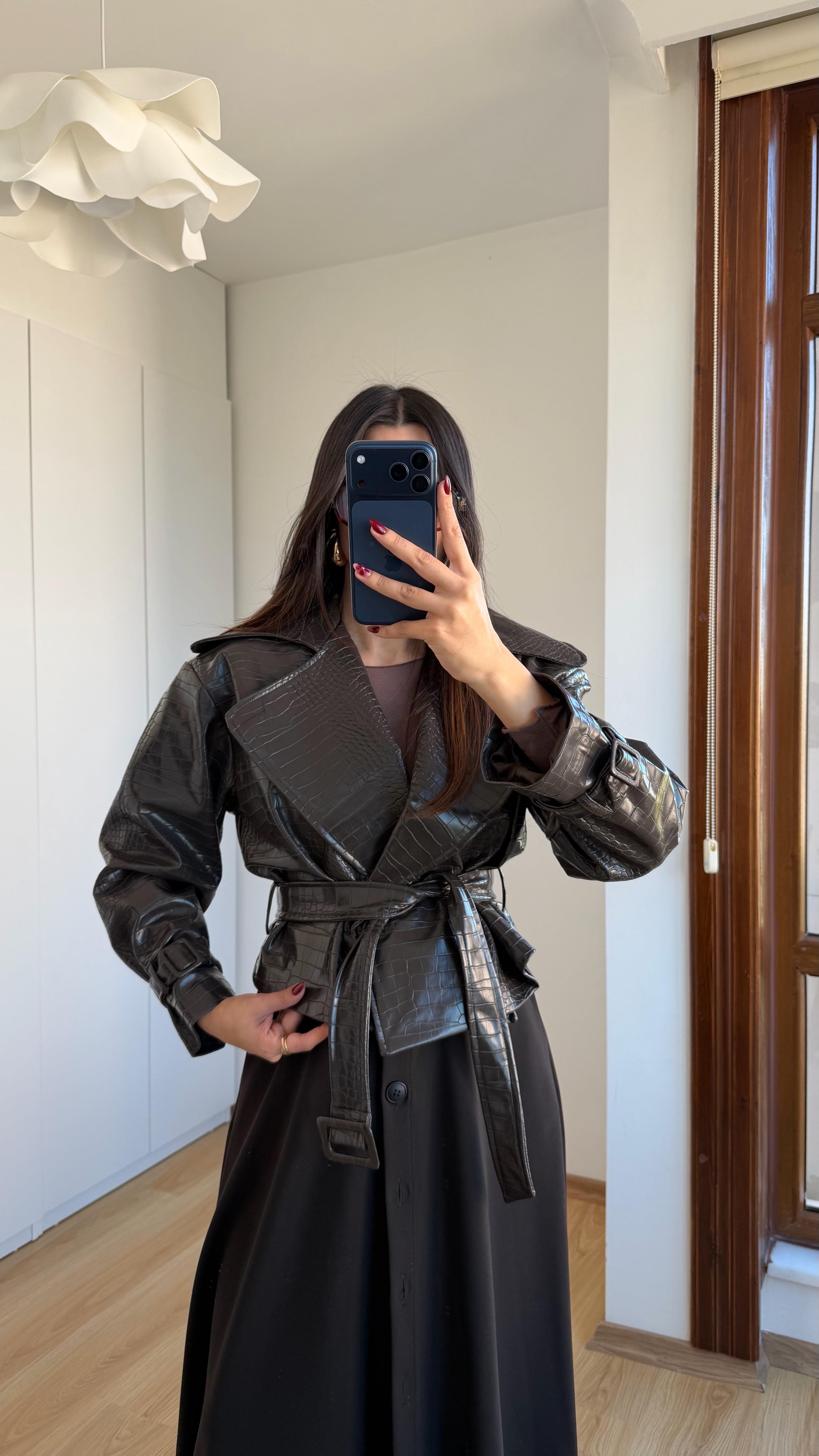 Kahve Yılan Derisi Desenli Kuşaklı Astarlı Deri Ceket GAUS-00619GAUS السترات  GAUS-00619