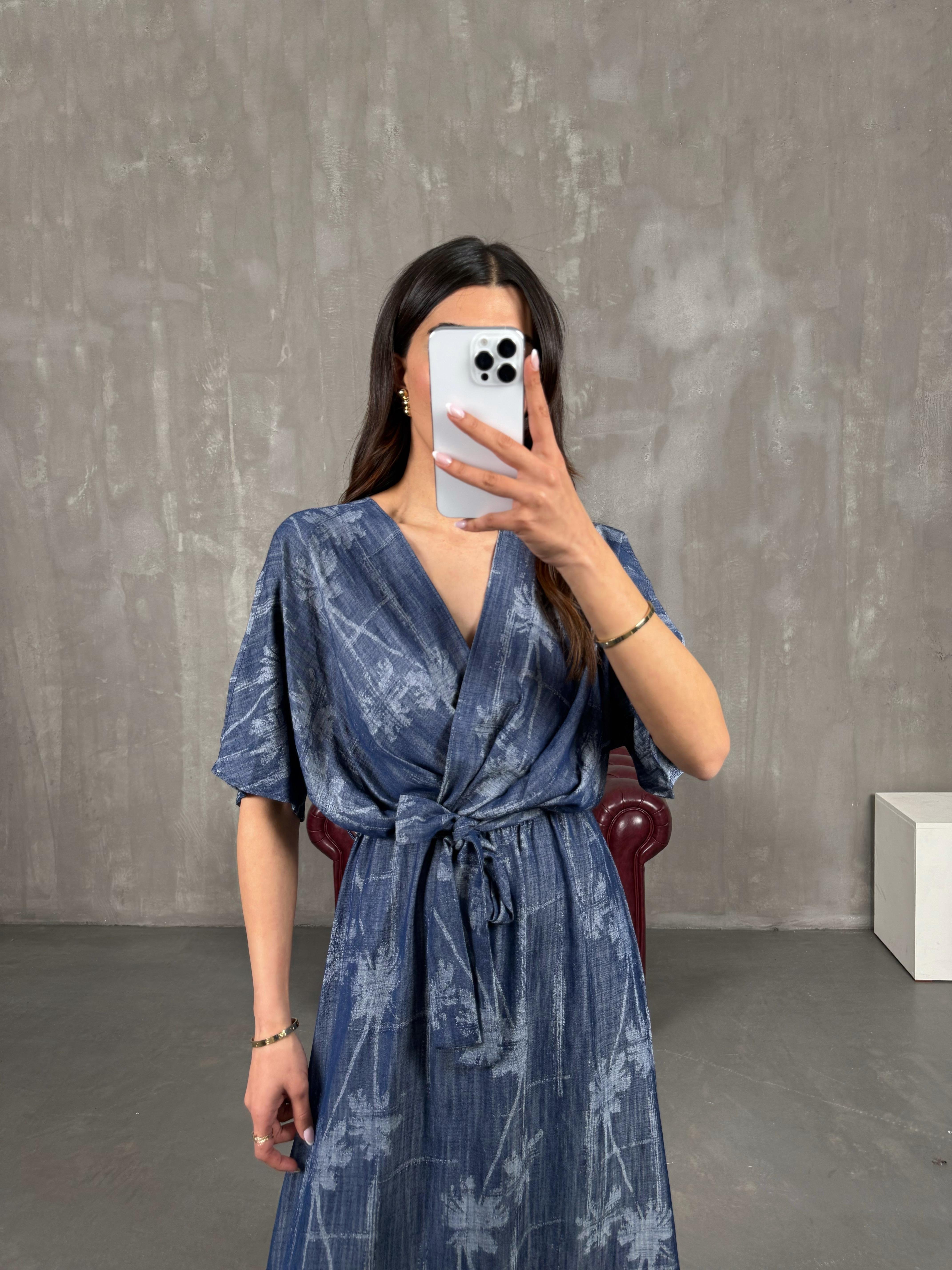 Lacivert V Yaka Çiçek Desenli Beli Lastikli Kuşaklı Elbise Gaus00261GausELBİSEGU1001602