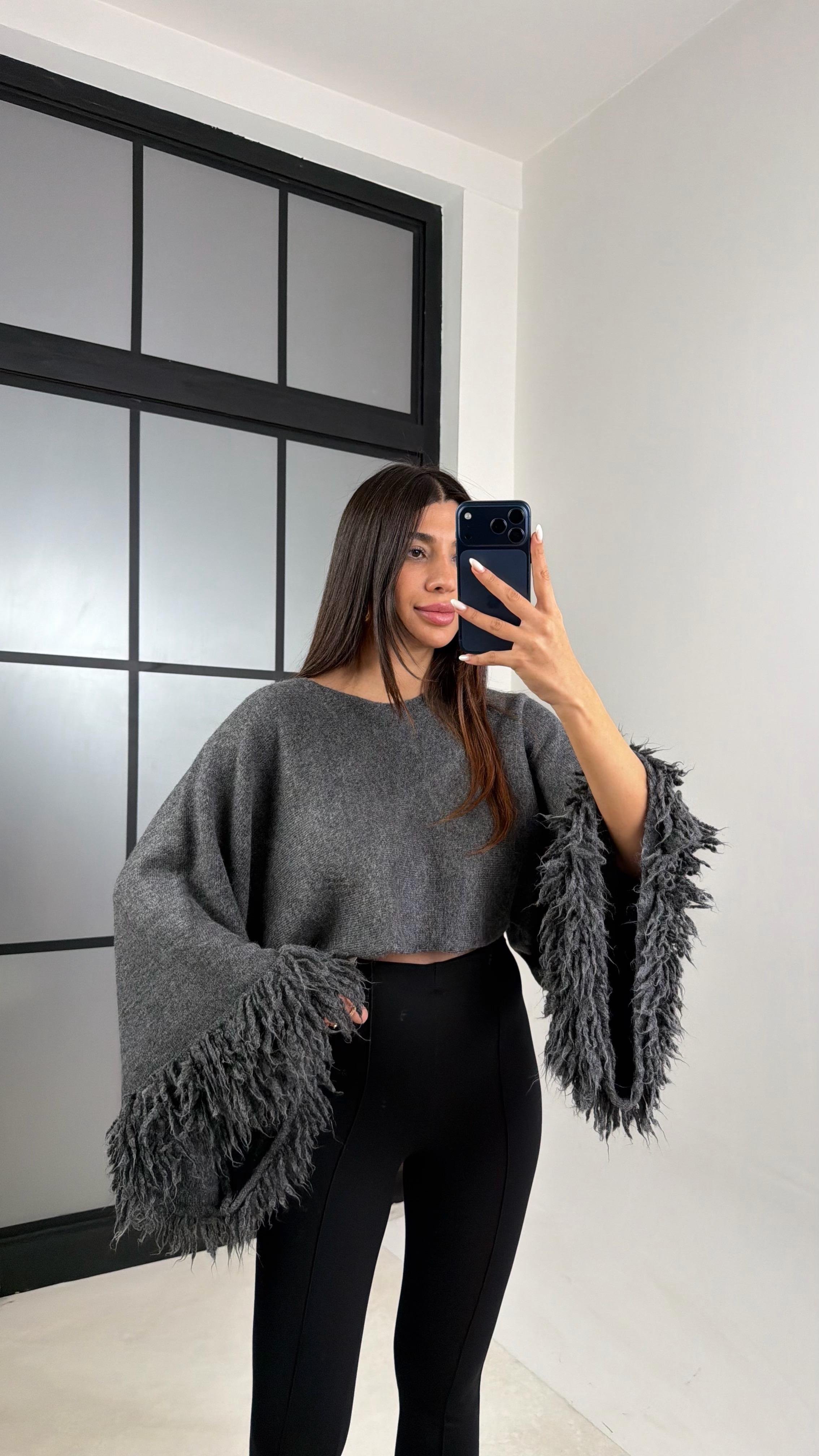 Antrasit Kol Püskül Detaylı Triko Crop Kazak GAUS-00625GAUS الكنزات GAUS-00625