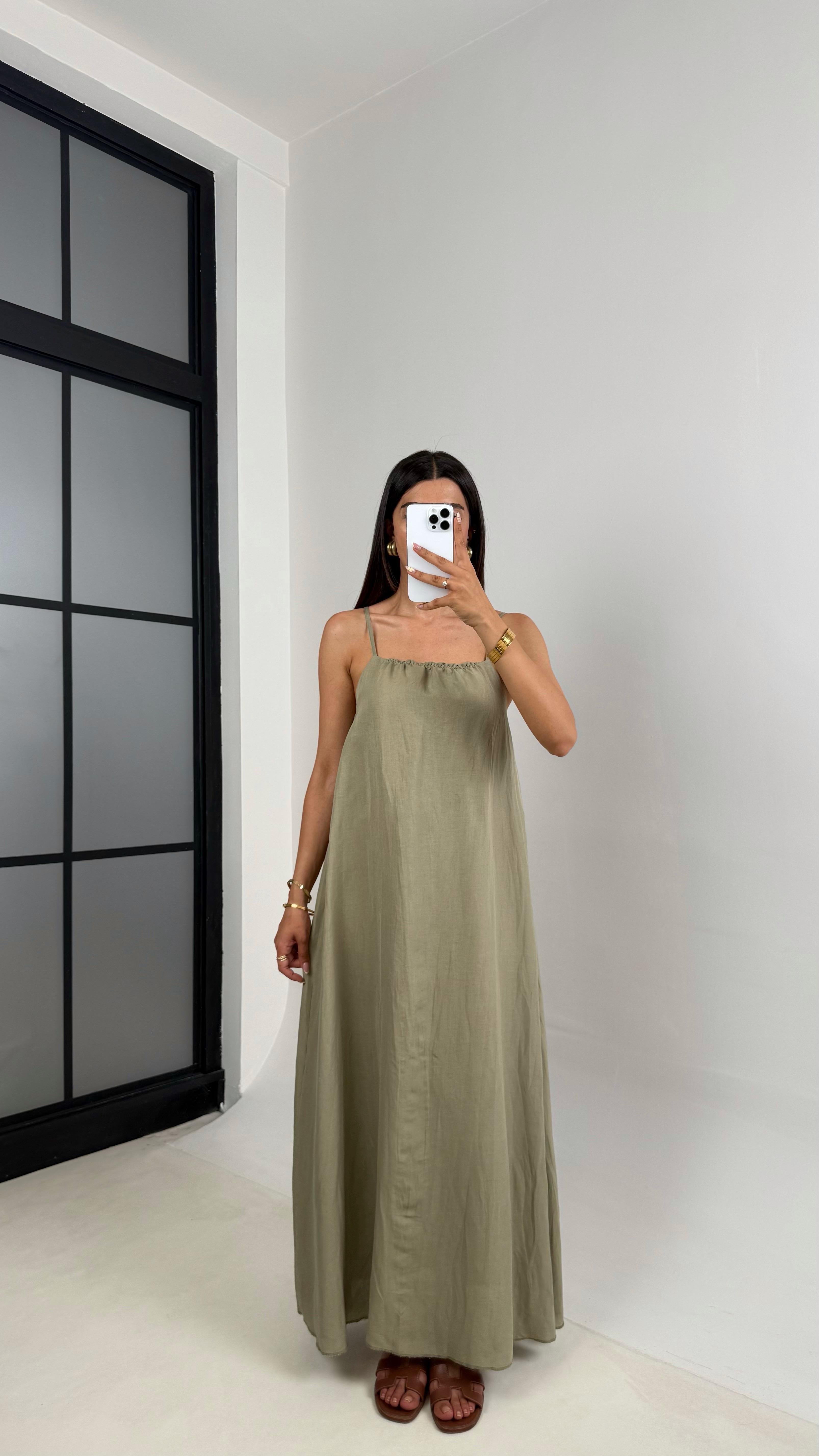 Yeşil Ayarlanabilir Askılı Muadil Kırışık Kumaş Elbise Gaus00674GausELBİSEGU1002554