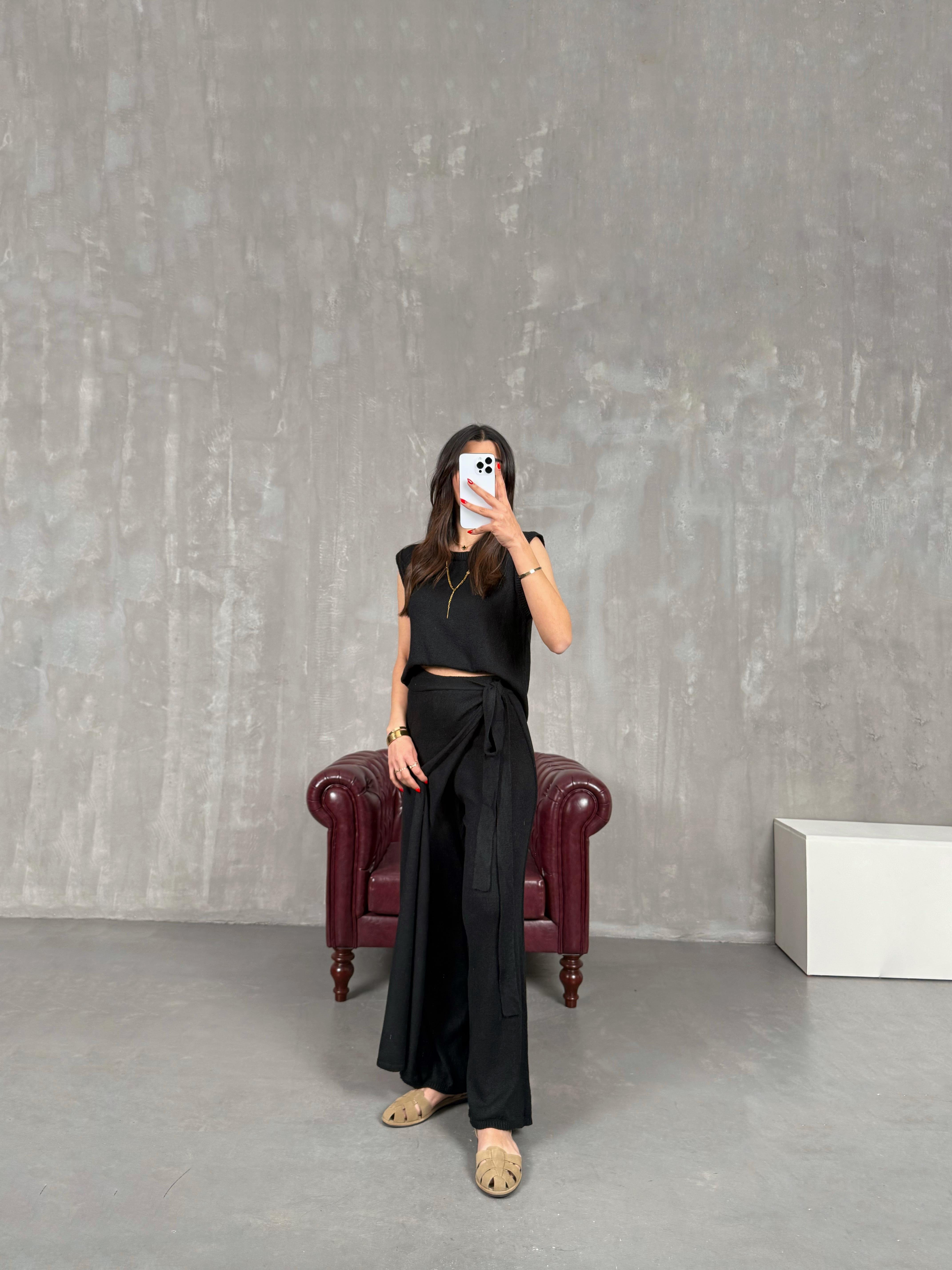 Siyah Etekli Pantolon Sıfır Kol Triko Takım Gaus00174GausTAKIMGU1001403