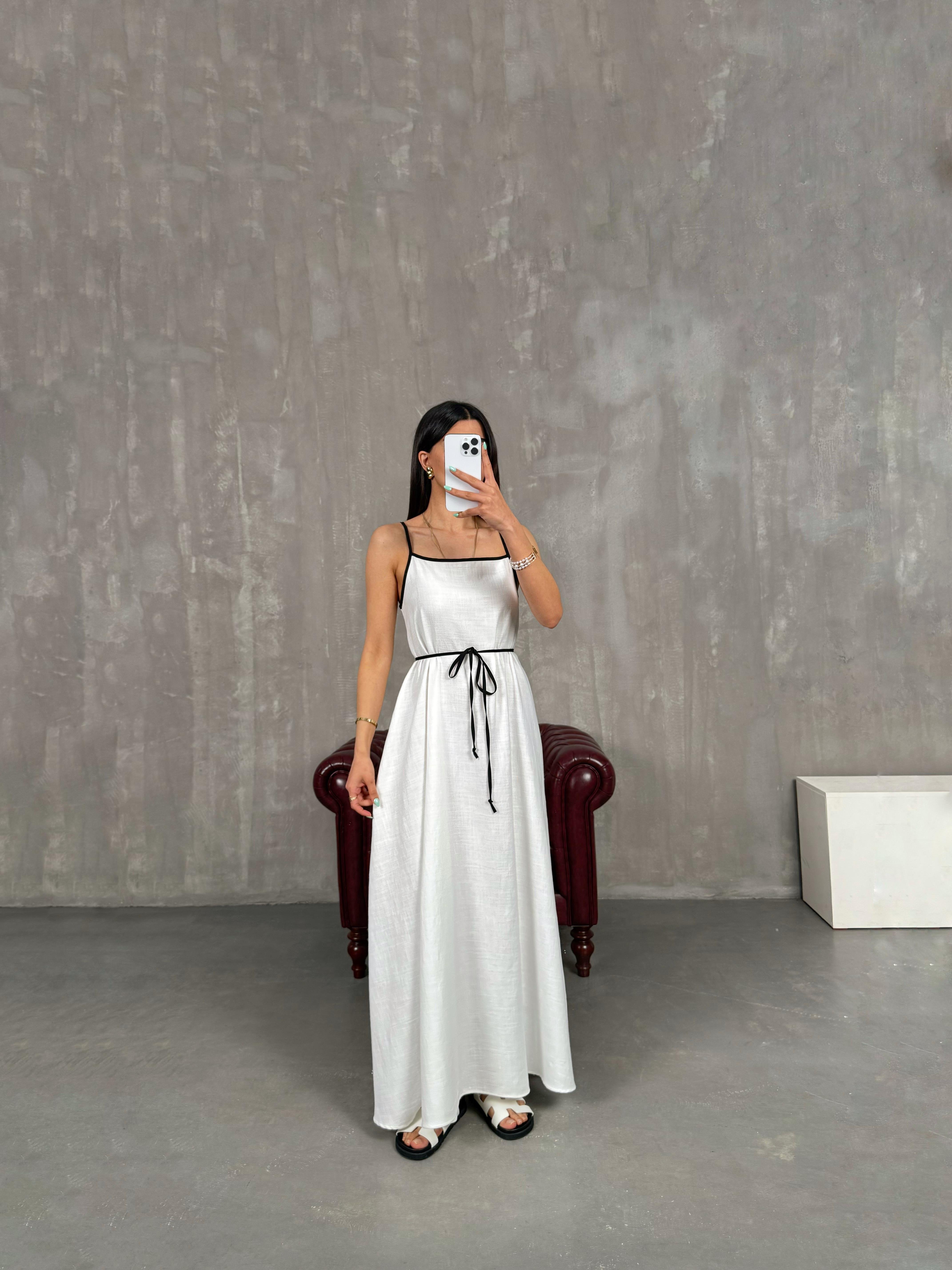 Beyaz Ayarlanabilir Askılı Kuşaklı Elbise Gaus00251GausELBİSEGU1001583