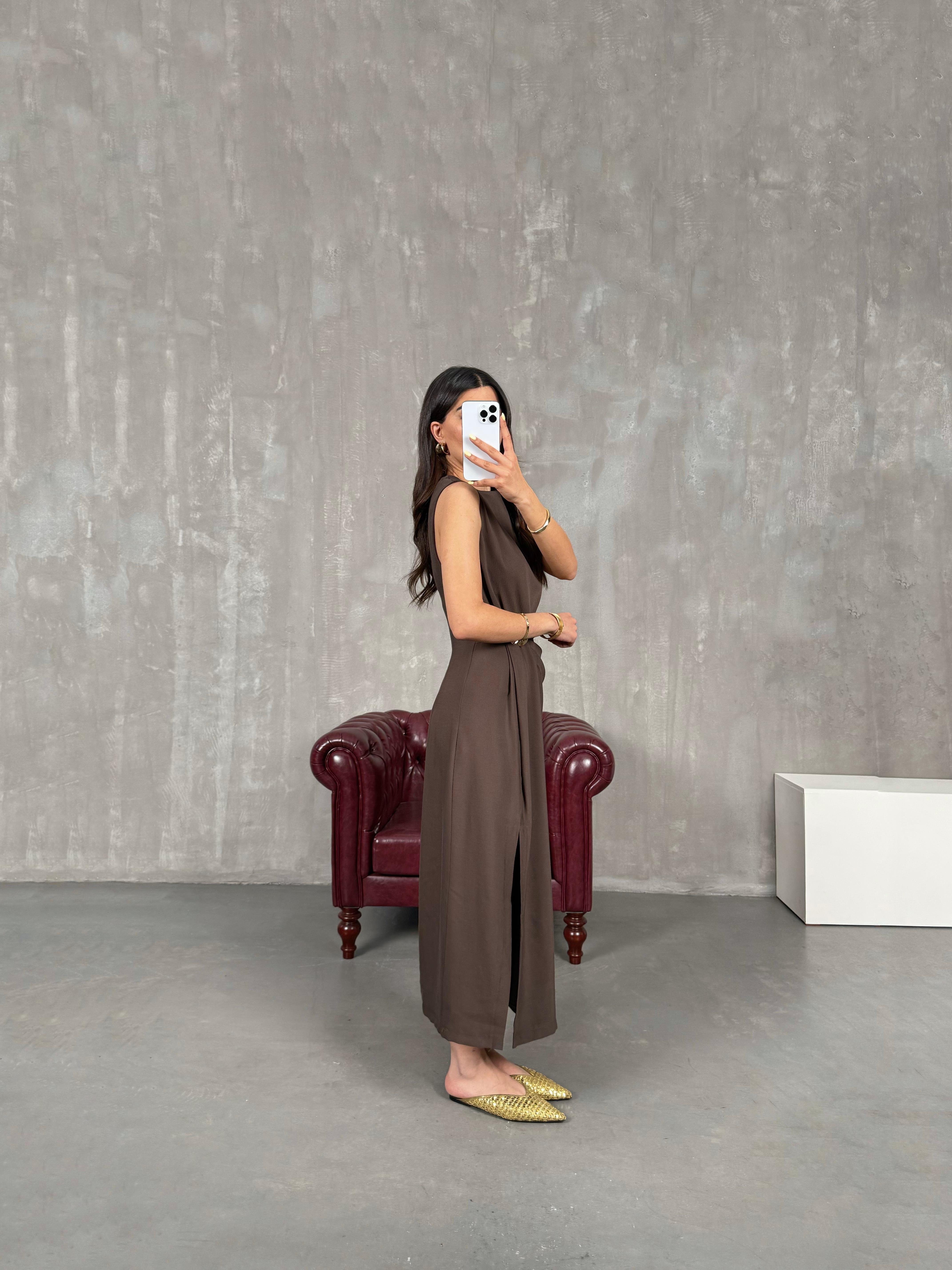 Kahve Sıfır Kol Gold Detaylı Yırtmaçlı Elbise Gaus00141GausELBİSEGU1001324