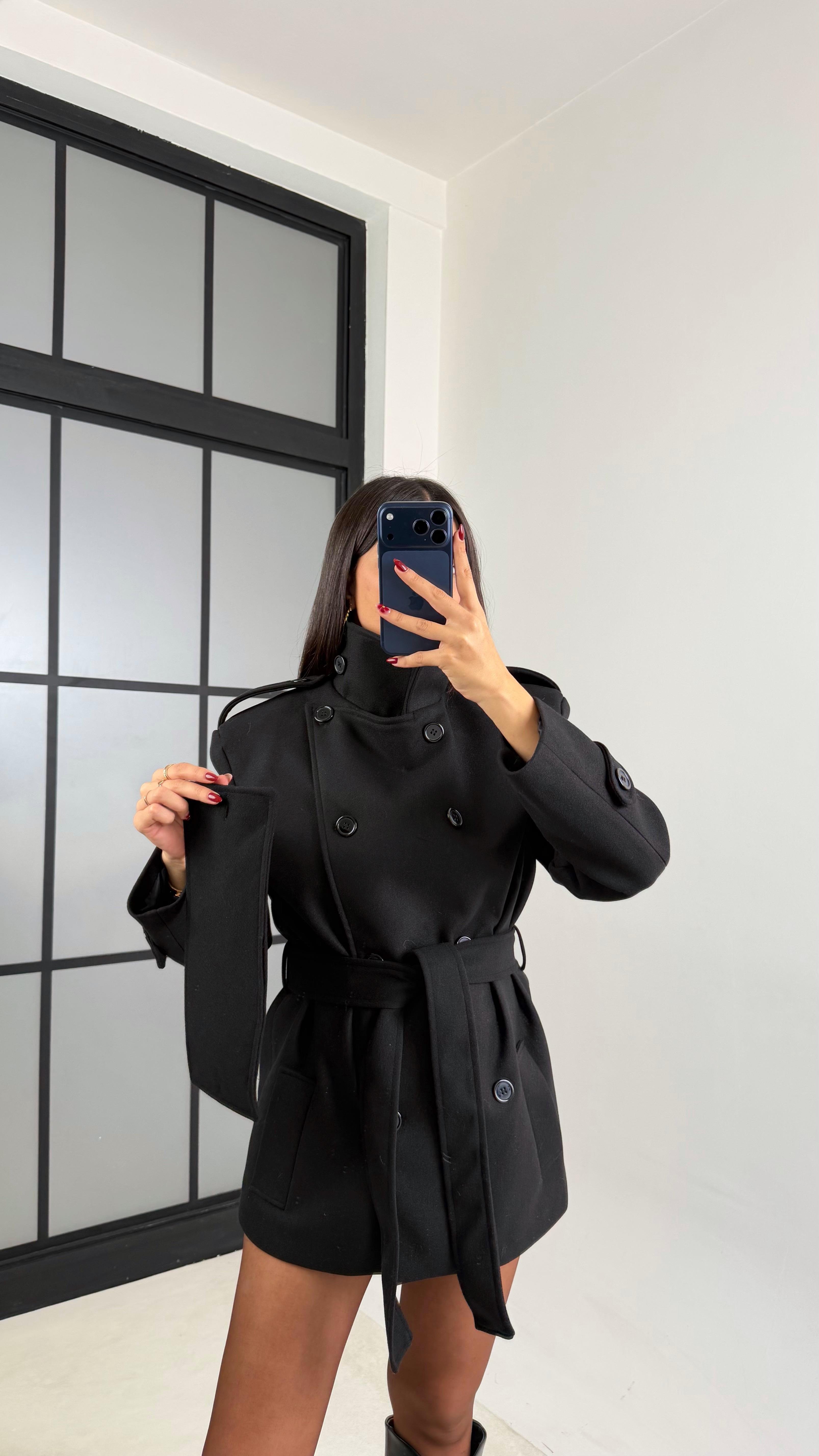 Siyah Dik Yakalı Vatkalı Kuşaklı Kaşe Kaban GAUS-00704GAUS المعاطف GAUS-00704