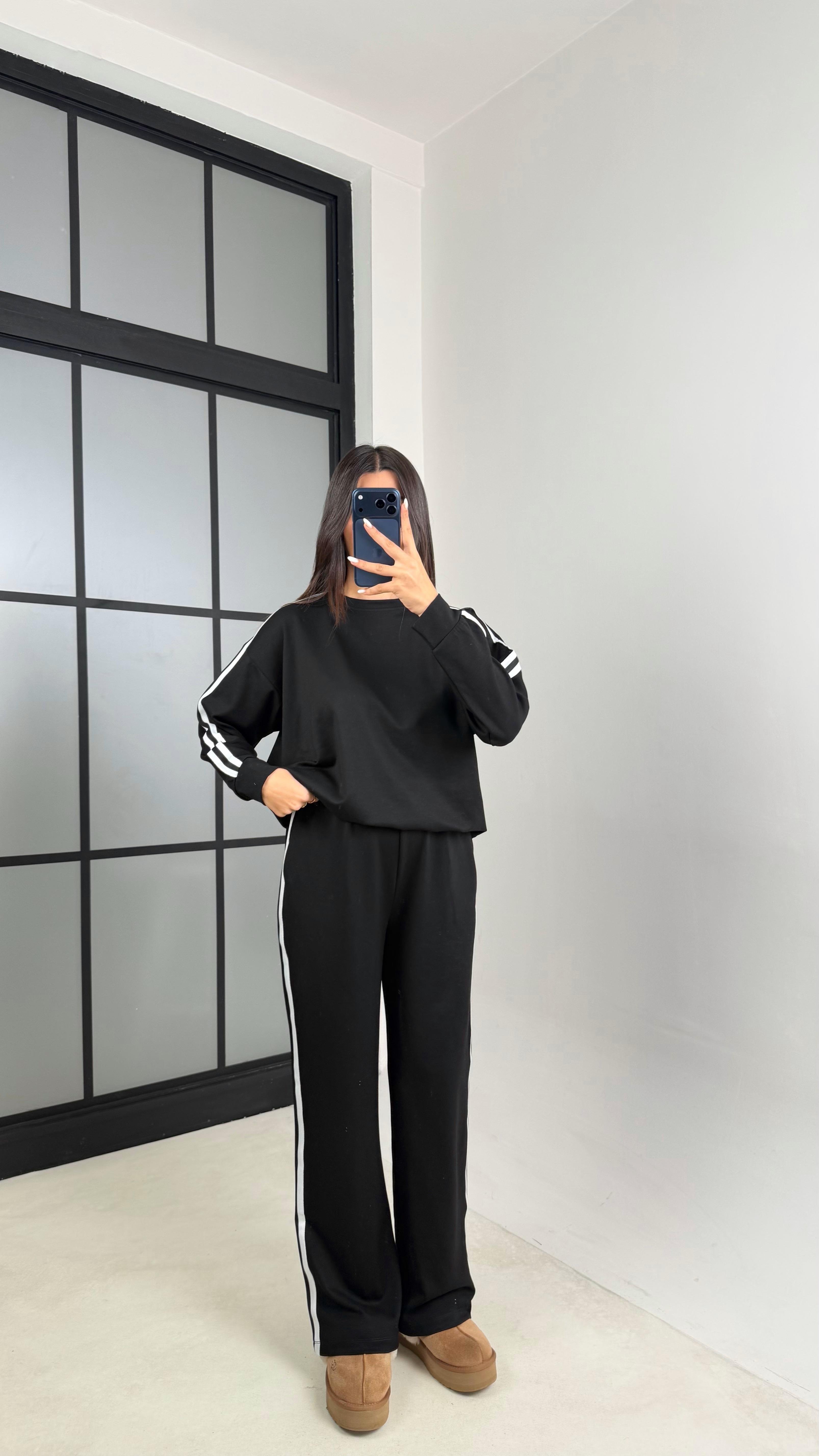 Siyah Şerit Detaylı Sweatshirt Beli Lastikli Eşofman İkili Modal Takım GAUS-00621GAUSTAKIMGAUS-00621