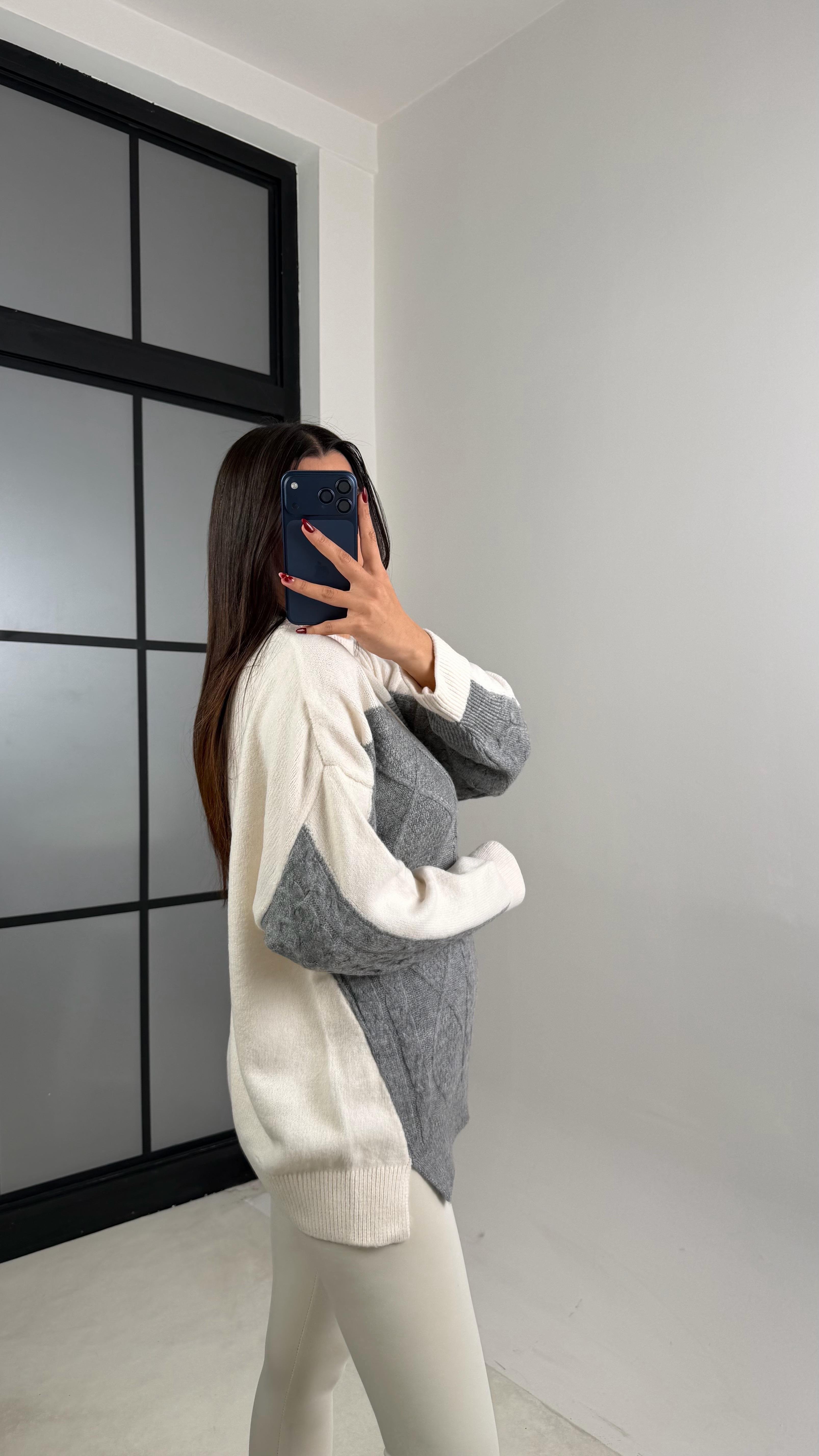 Gri İki Yakalı Tasarım Triko Kazak GAUS-00578GAUS الكنزات GAUS-00578